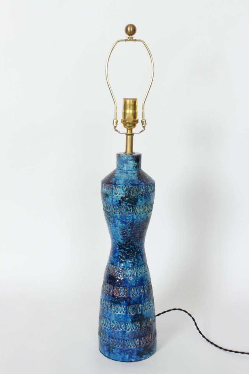 Italian Aldo Londi for Bitossi Incised Rimini Blue Toned Pottery Table Lamp, 1950's For Sale