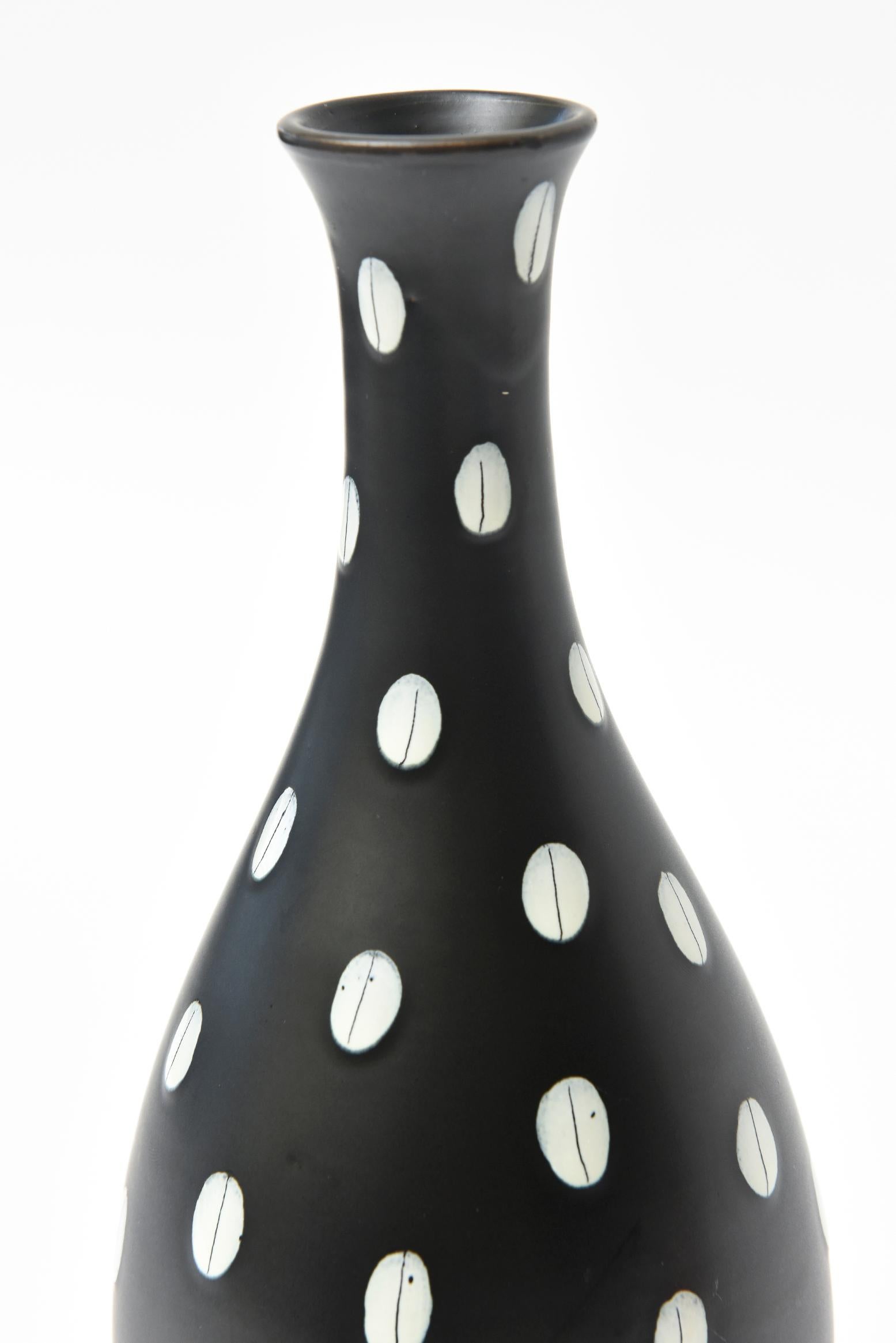 Aldo Londi for Bitossi Italian Black and White Ceramic Vase Vintage In Good Condition In North Miami, FL