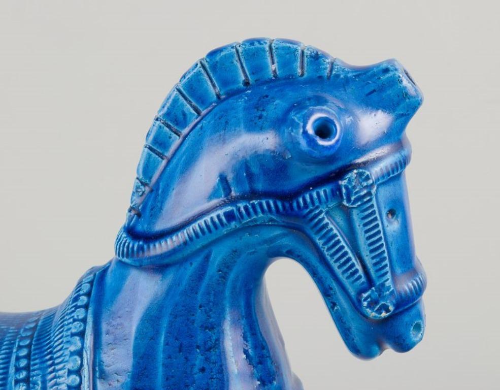 Aldo Londi for Bitossi, Italy. Ceramic figurine of a horse in azure blue glaze. In Excellent Condition In Copenhagen, DK
