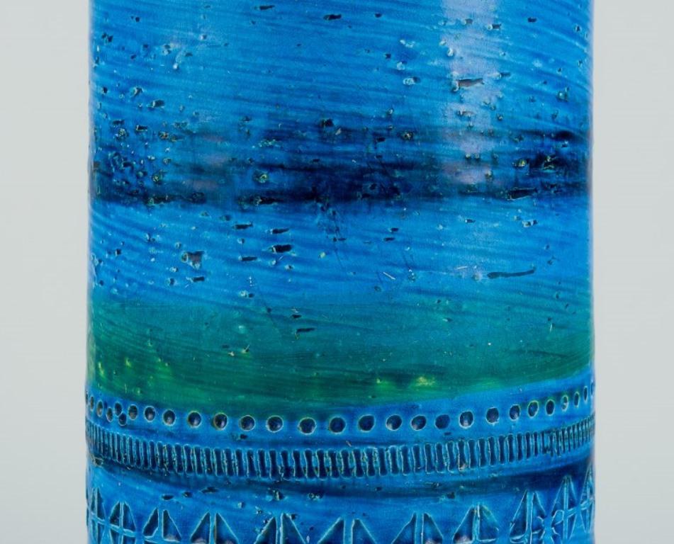 Italian Aldo Londi for Bitossi, Italy. Large cylindrical ceramic vase.
