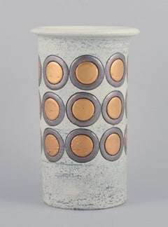 Aldo Londi for Bitossi, Italy. Large "Ikano" ceramic vase with a circle pattern