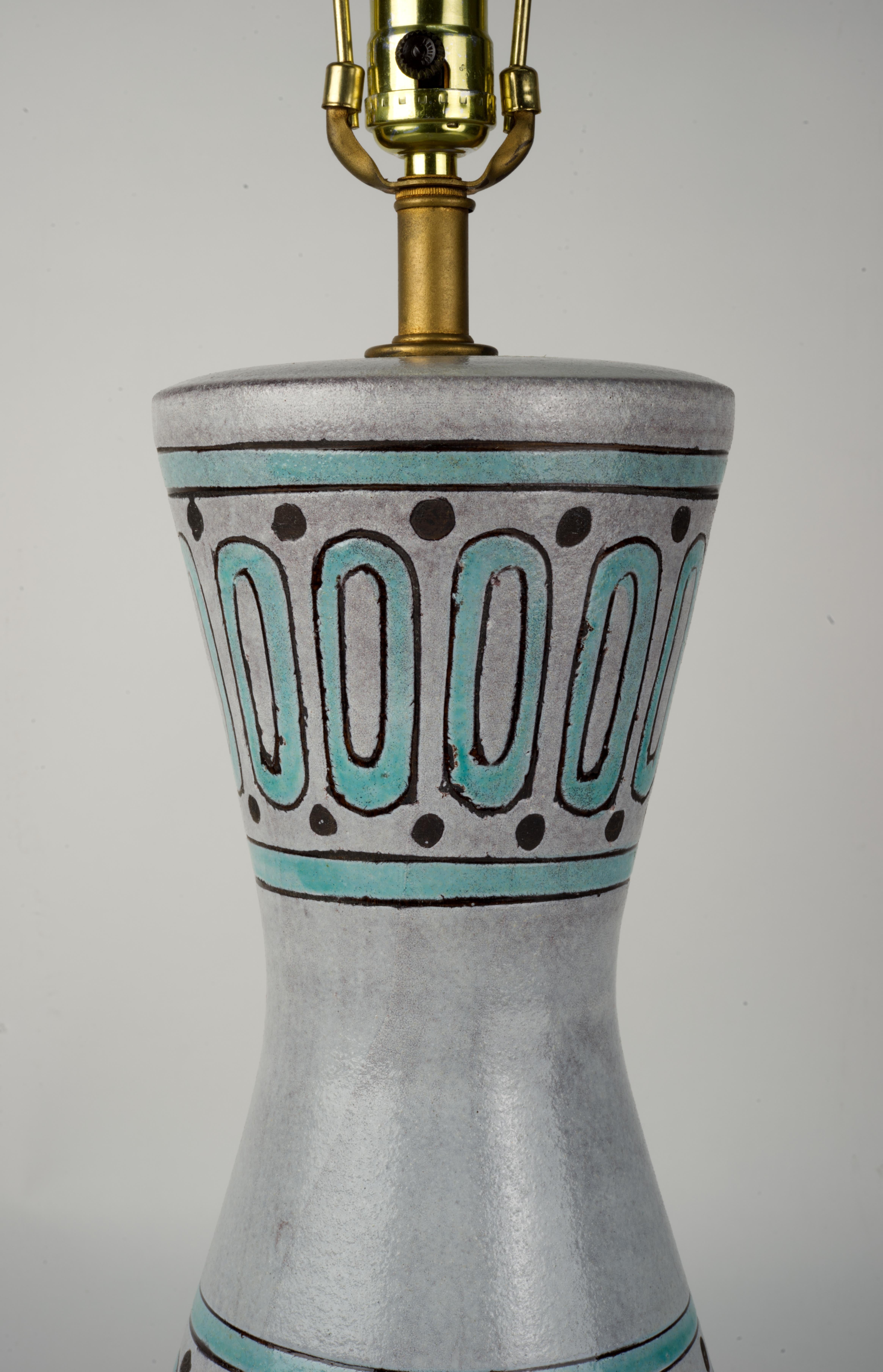 Aldo Londi for Bitossi Italy Mid Century Modern Ceramic Table Lamp In Good Condition For Sale In Clifton Springs, NY