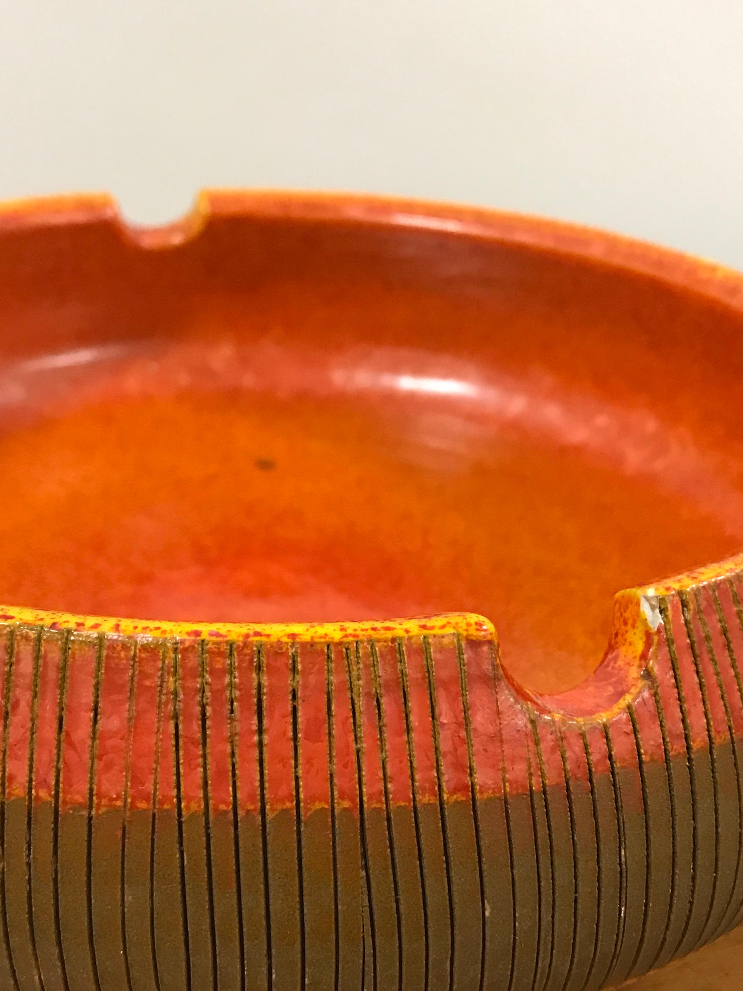 Großer Aschenbecher oder Aufbewahrungsbehälter aus italienischer Keramik, Aldo Londi für Bitossi (Moderne der Mitte des Jahrhunderts) im Angebot