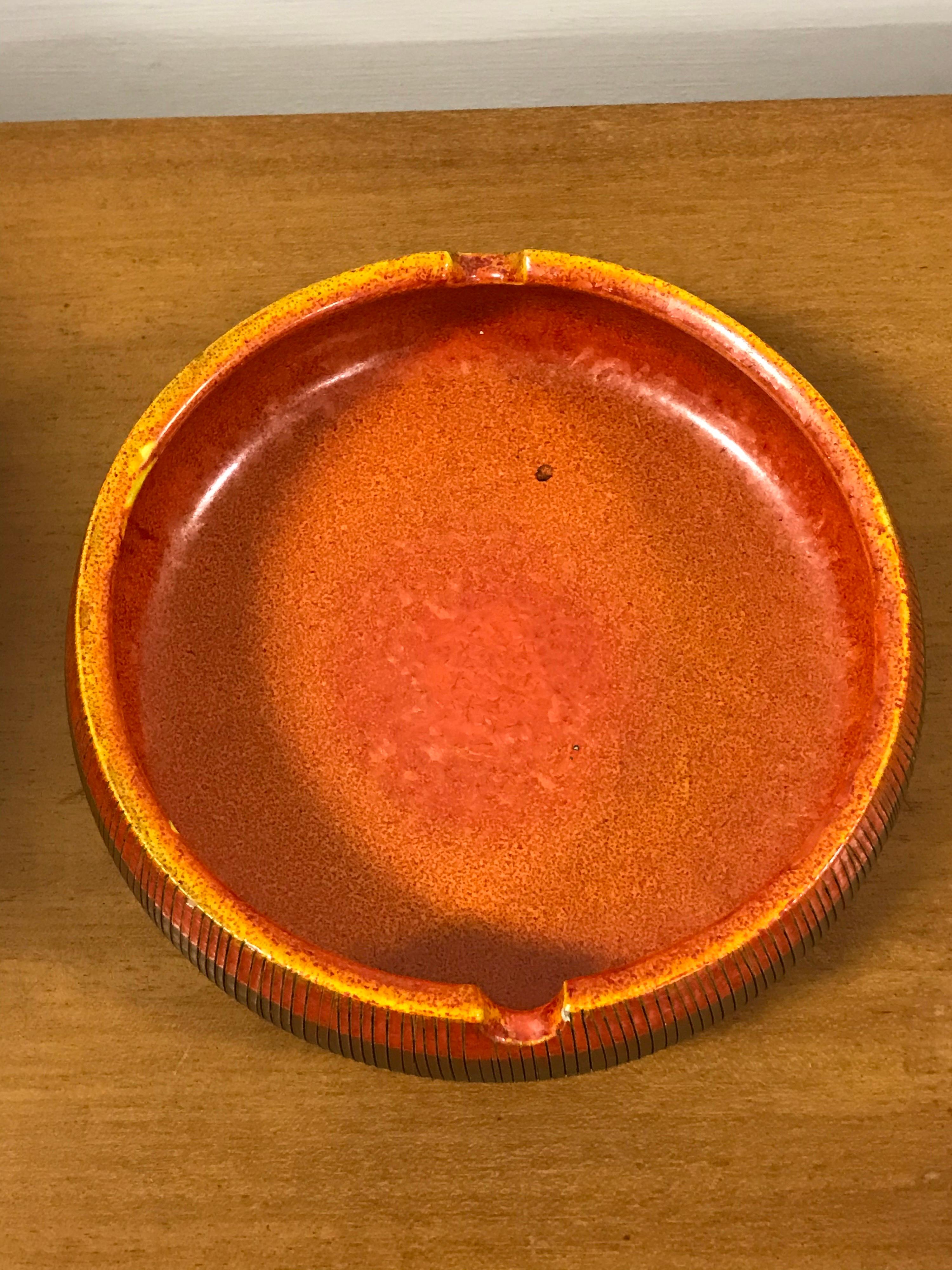 Aldo Londi for Bitossi Large Ashtray or Catchall, Italian Ceramic In Good Condition For Sale In St.Petersburg, FL