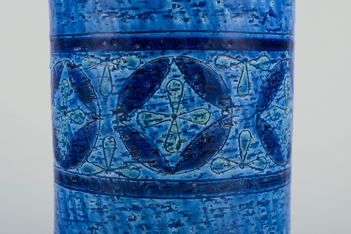 Mid-Century Modern Aldo Londi pour Bitossi. Grand vase en céramique émaillée bleu Rimini. en vente