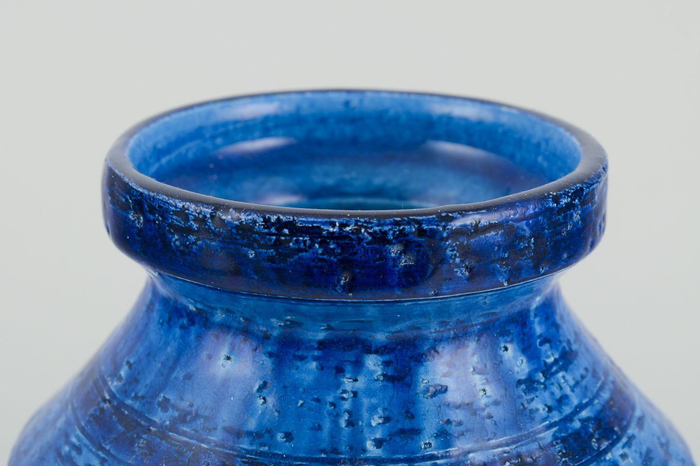 italien Aldo Londi pour Bitossi. Grand vase en céramique émaillée bleu Rimini. en vente