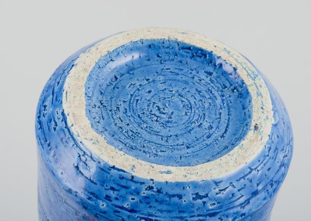 Milieu du XXe siècle Aldo Londi pour Bitossi. Grand vase en céramique émaillée bleu Rimini. en vente