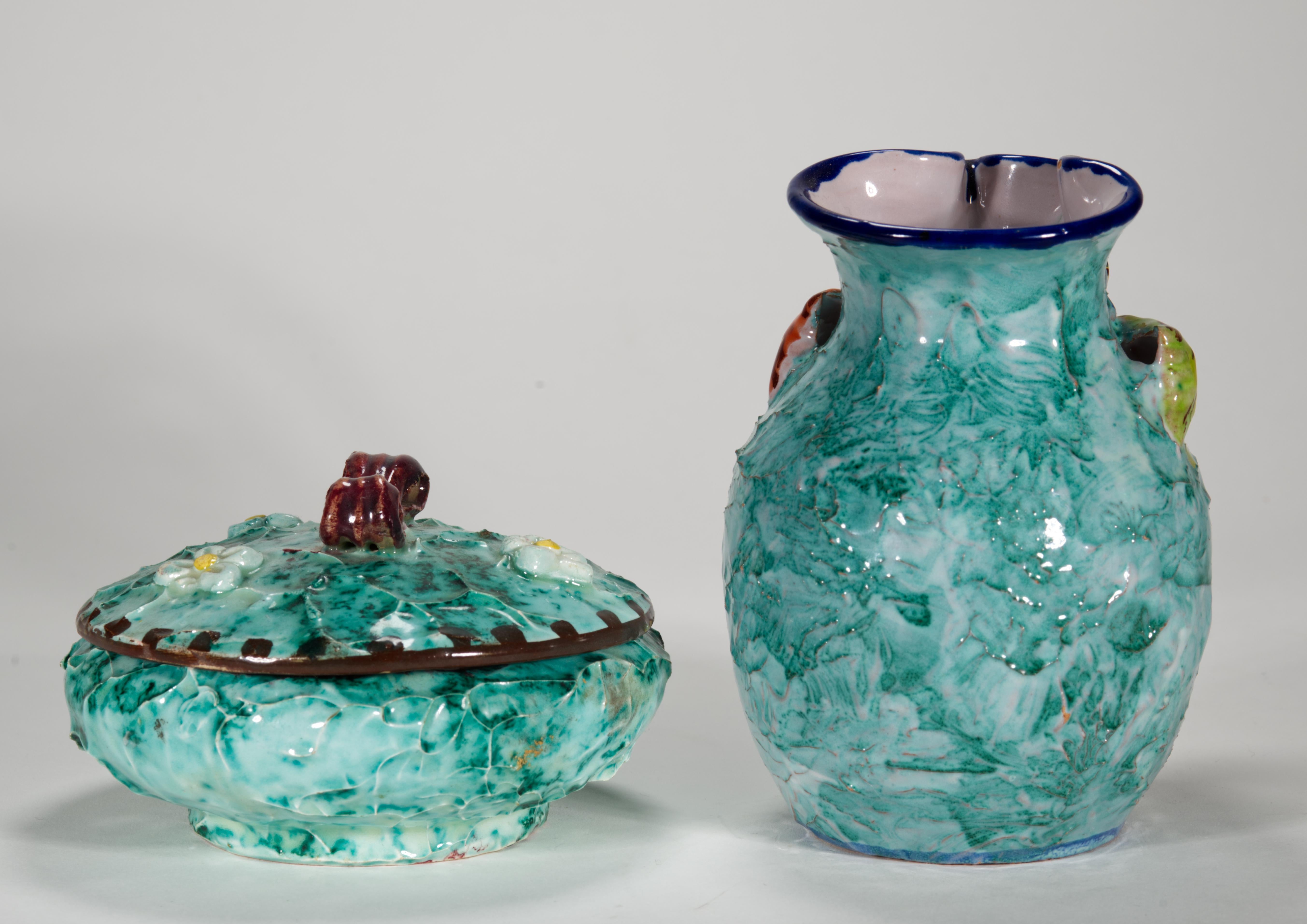 Italian Aldo Londi for Bitossi Majolica Bud Vase and Dresser Box with Lid, Italy For Sale