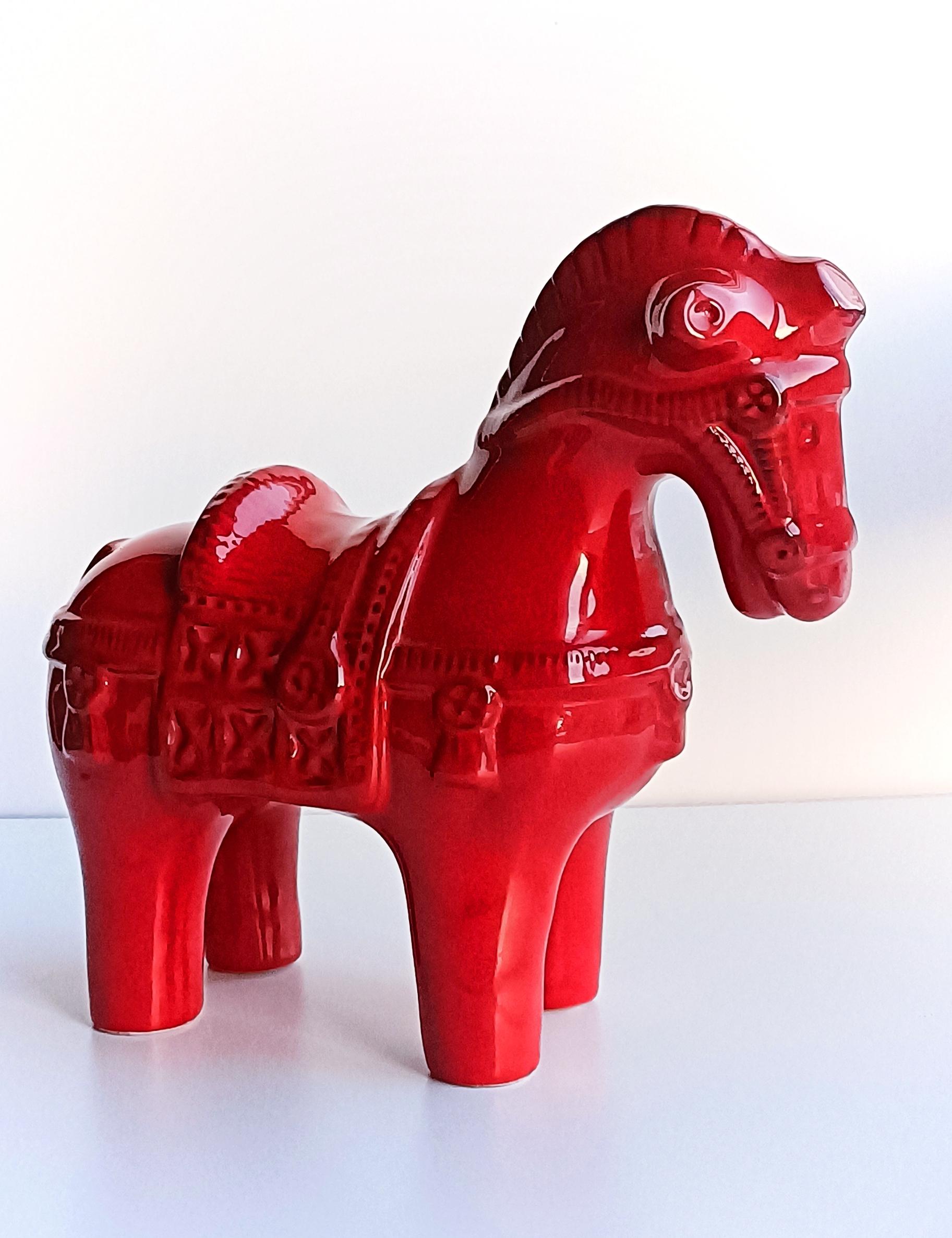 Red glaze ceramic horse sculpture by Aldo Londi for Bitossi. Large, beautiful, bold piece. In flawless condition. Stunning in the hand. Collector's piece. Produced in Flavia Montelupo, Italy, circa 1960s.

