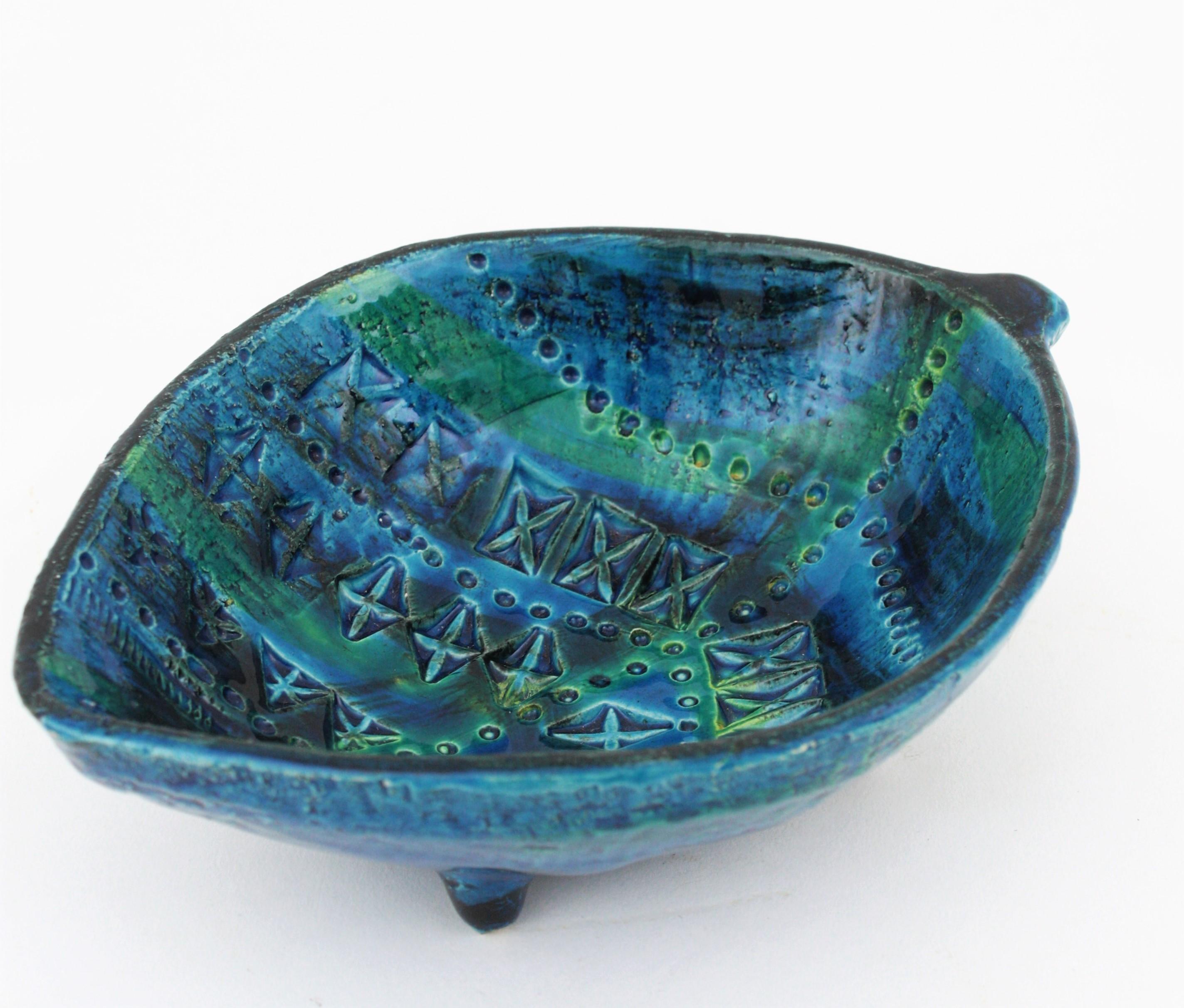 Italian Aldo Londi for Bitossi Rimini Blu Leaf Shaped Glazed Ceramic Bowl / Ashtray For Sale