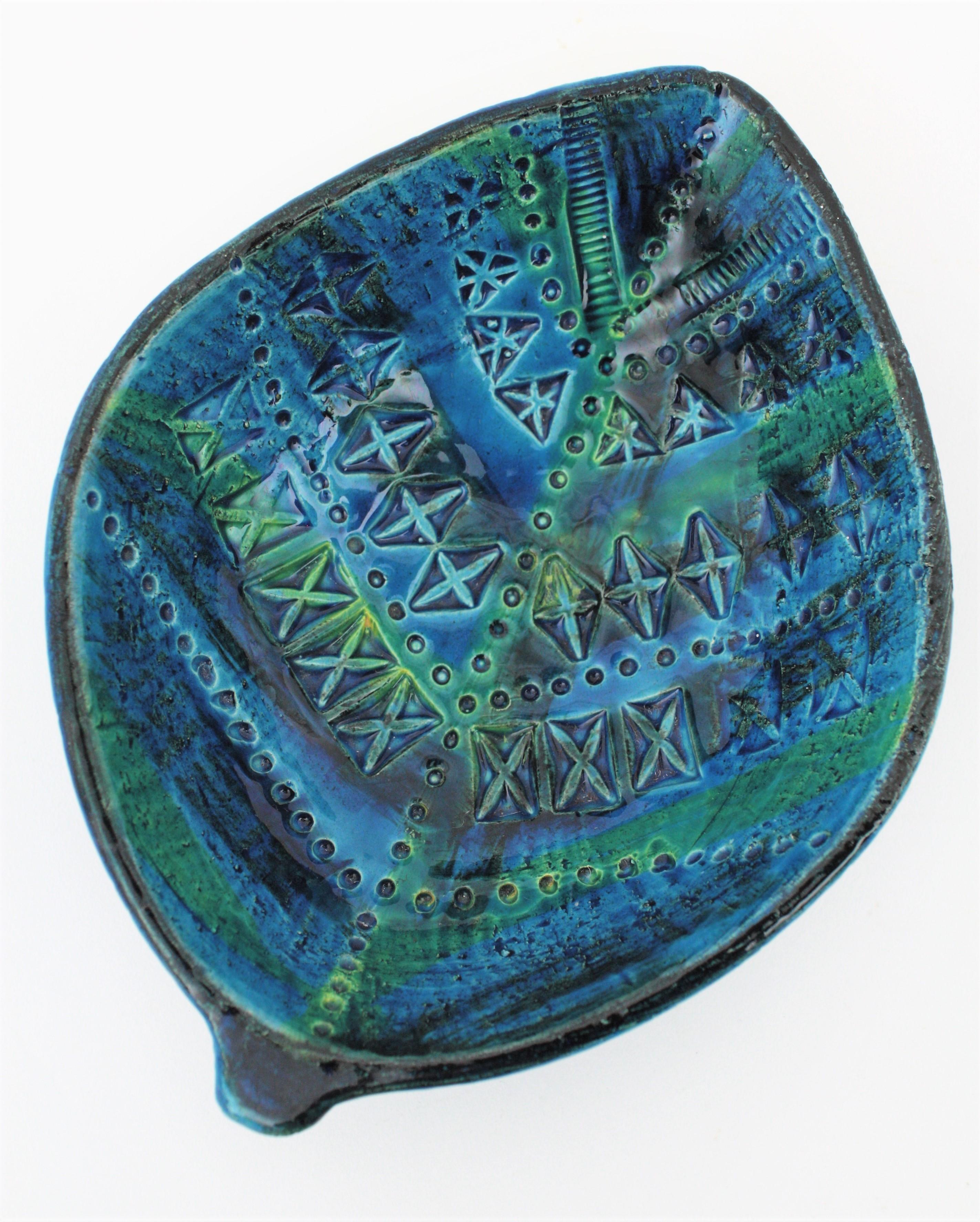 20th Century Aldo Londi for Bitossi Rimini Blu Leaf Shaped Glazed Ceramic Bowl / Ashtray For Sale