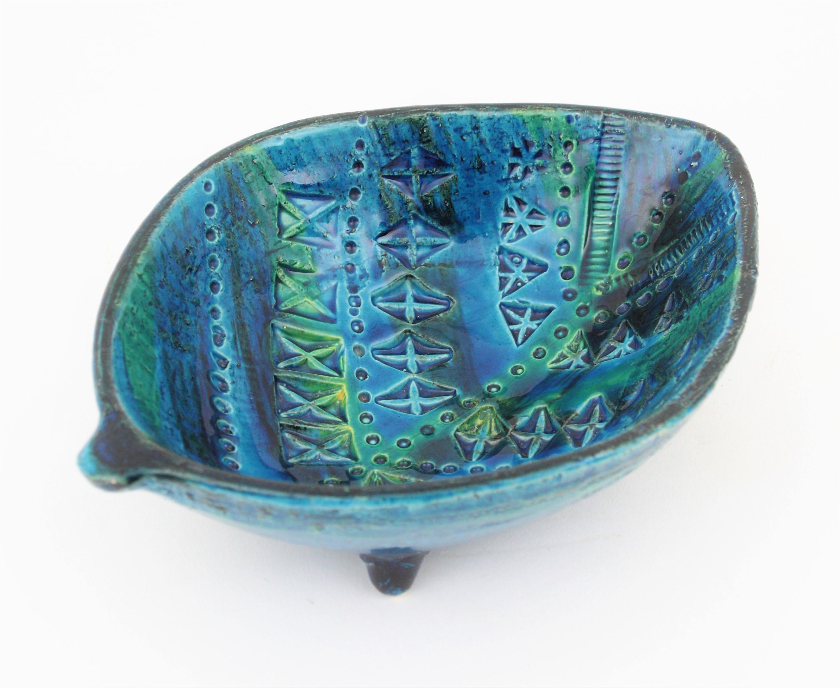 Pottery Aldo Londi for Bitossi Rimini Blu Leaf Shaped Glazed Ceramic Bowl / Ashtray For Sale