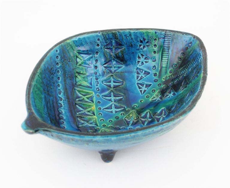 Aldo Londi for Bitossi Rimini Blu Leaf Shaped Glazed Ceramic Bowl / Ashtray For Sale 1