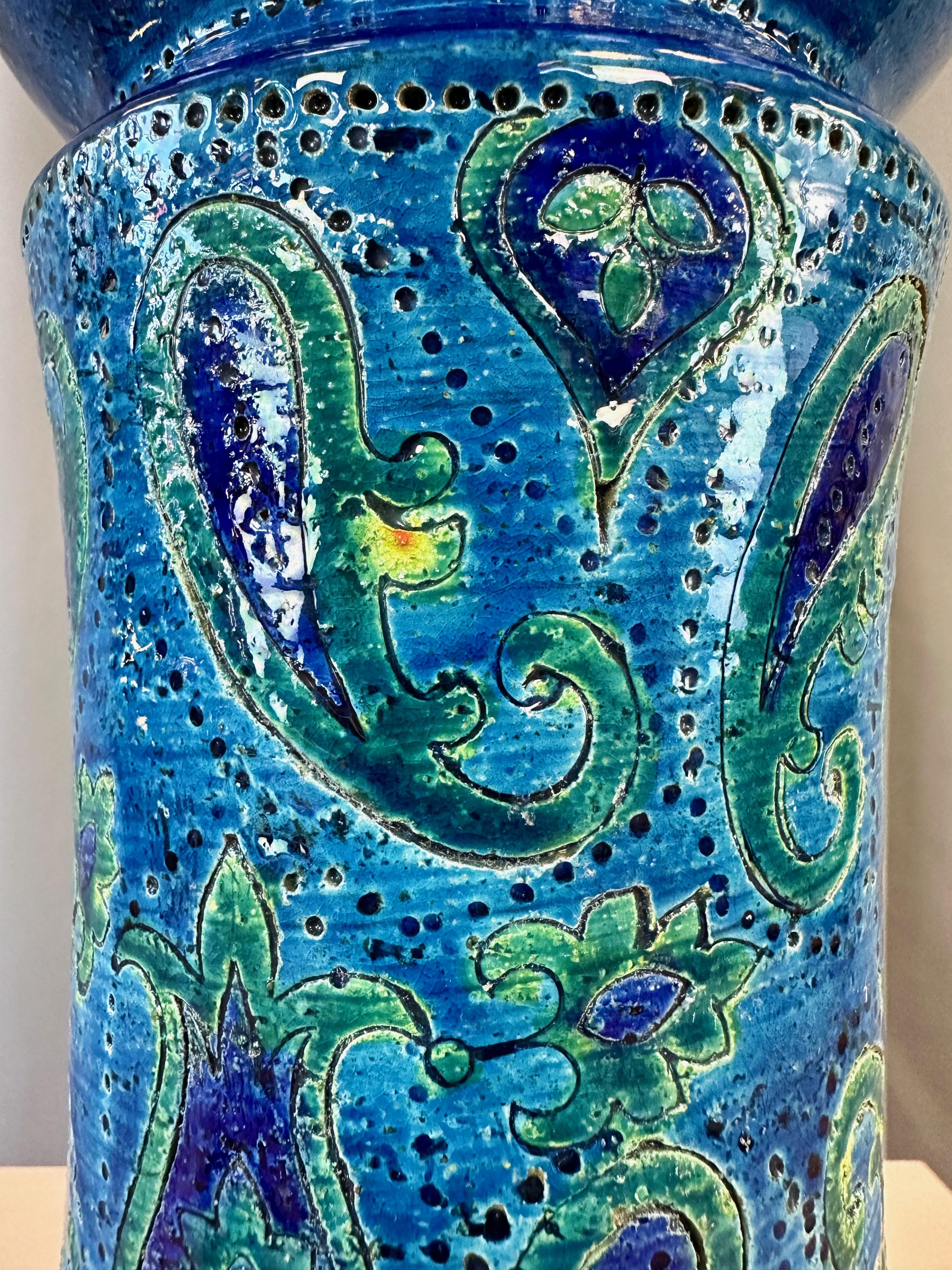 Blaues, hohes Deckelgefäß mit Deckel von Aldo Londi für Bitossi Rimini, 1960er Jahre (Keramik) im Angebot