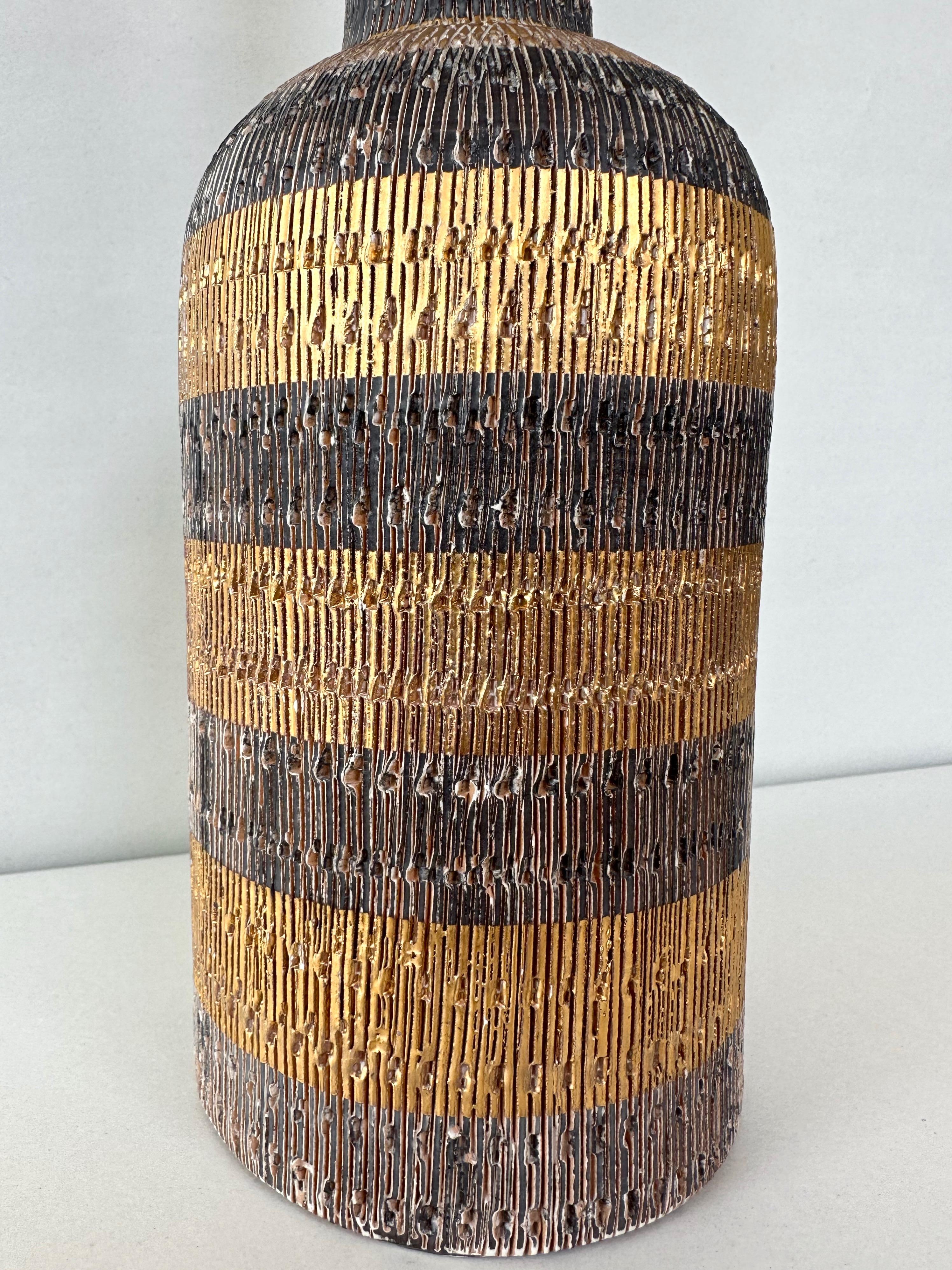 Aldo Londi for Bitossi via Raymor Seta Glazed Incised Pottery Bottle Vase, 1950s In Good Condition In San Francisco, CA
