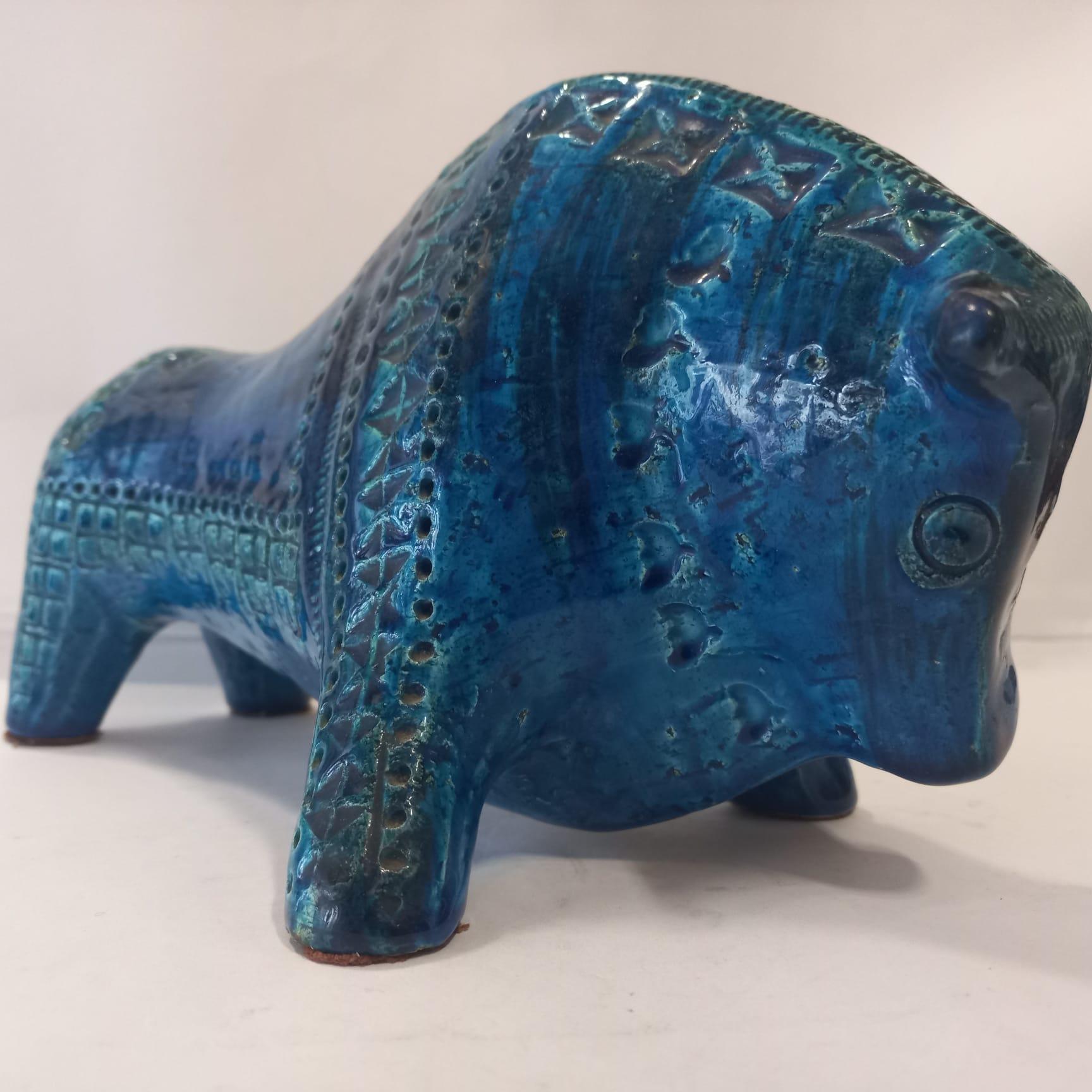 Metà XX secolo Aldo Londi für Bitossi Keramikskulptur Stier Rimini Blu in vendita