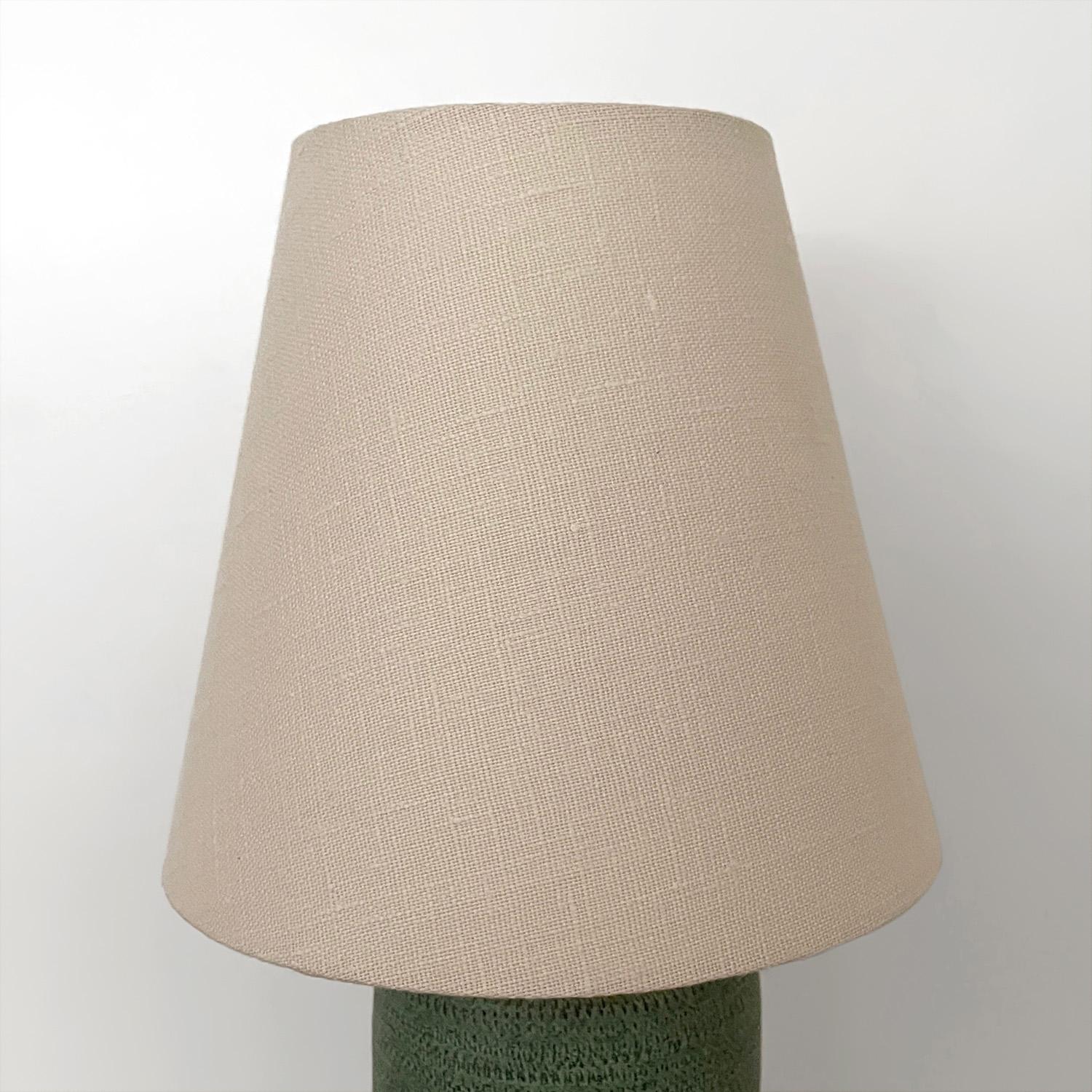 Aldo Londi Italian Green Ceramic Table Lamp  In Good Condition For Sale In Los Angeles, CA