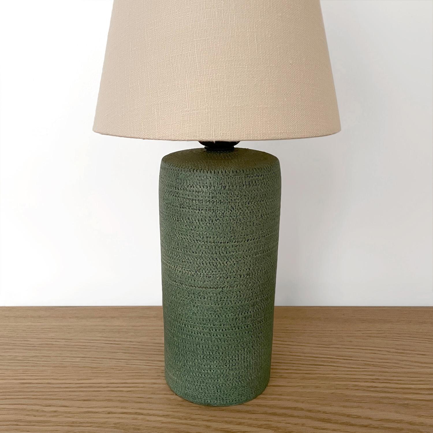 Milieu du XXe siècle Lampe de table italienne en céramique verte Aldo Londi  en vente