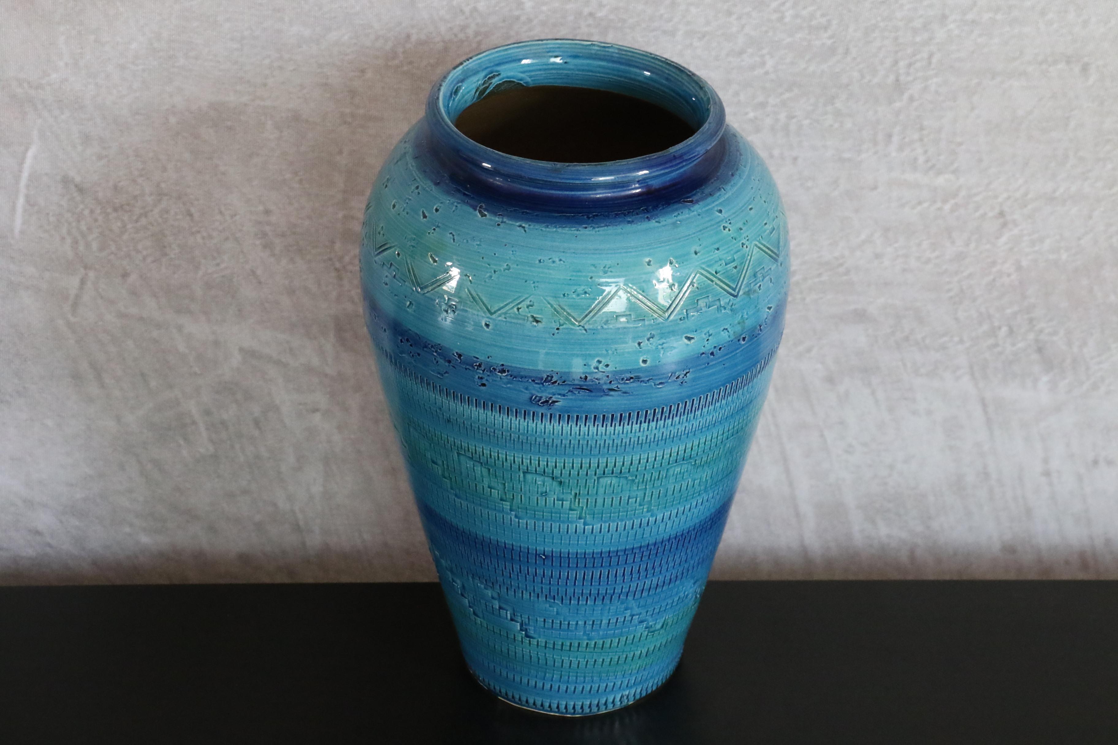 Aldo Londi Large terracotta Ceramic Rimini Blue Vase for Bitossi, Italy 1960s In Good Condition For Sale In Camblanes et Meynac, FR