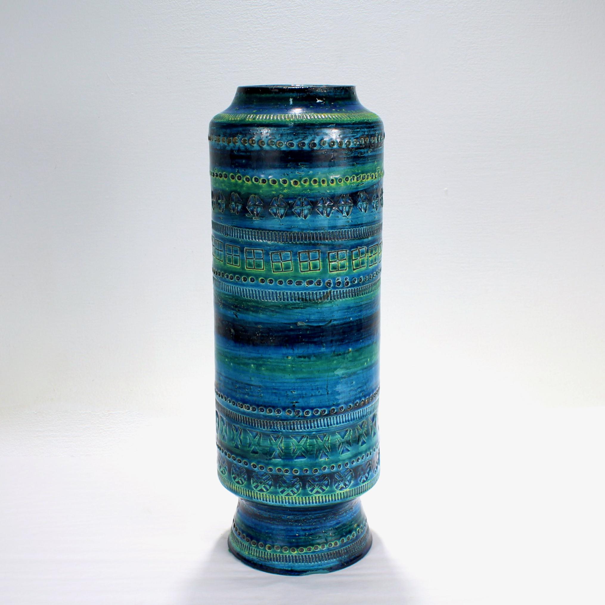 Mid-Century Modern Aldo Londi Vase du milieu du siècle en poterie bleue de Bitossi pour Raymor en vente