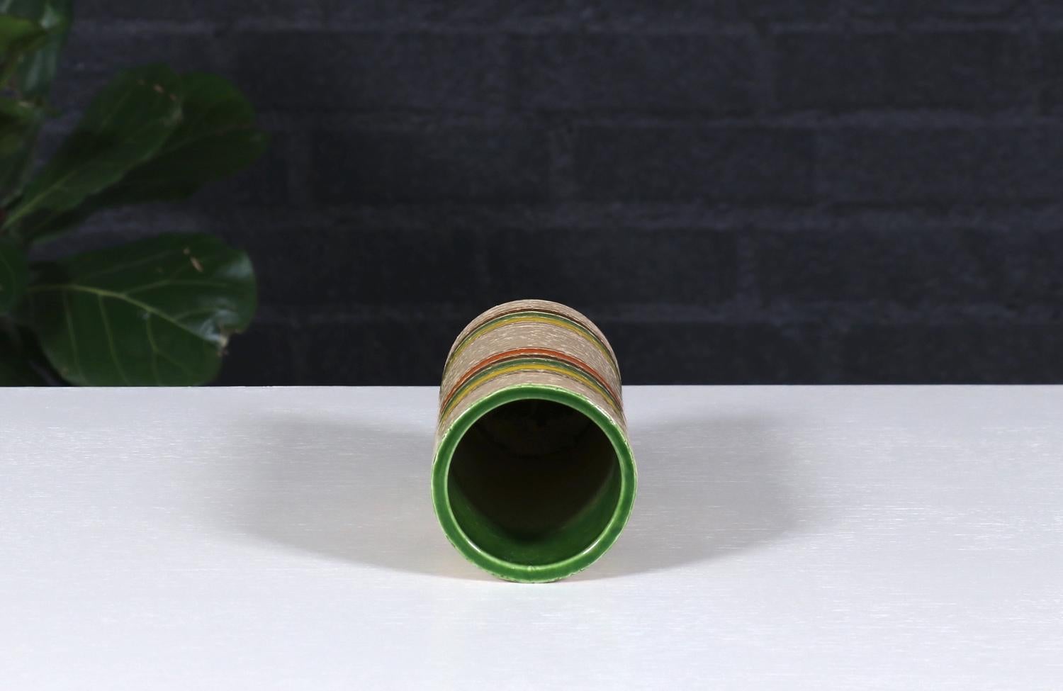 Italiano Vaso in ceramica smaltata multicolore di Aldo Londi per Bitossi Studio in vendita