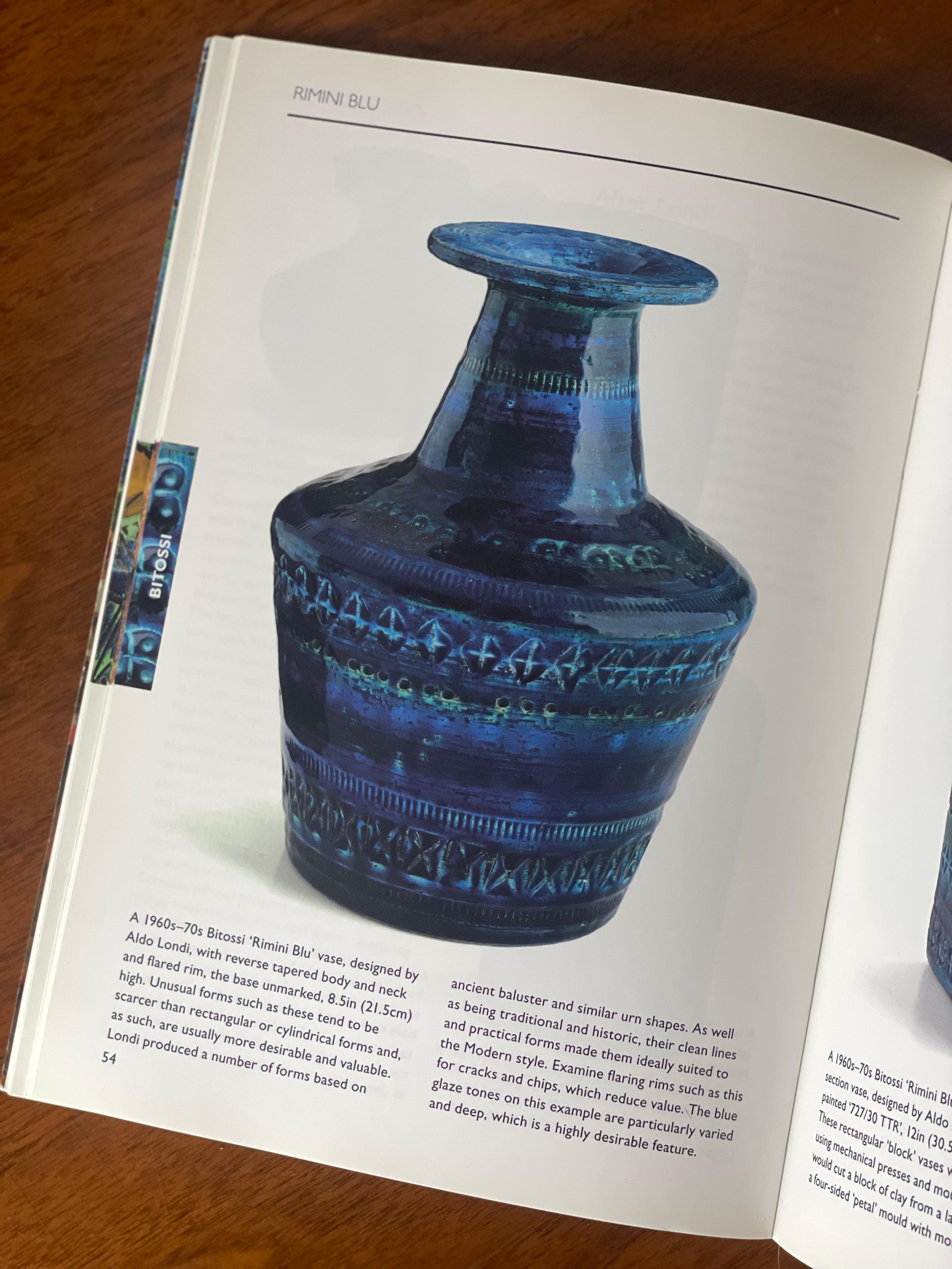Aldo Londi 'Remini Blu' Vase for Bitossi In Good Condition For Sale In Winnipeg, MB