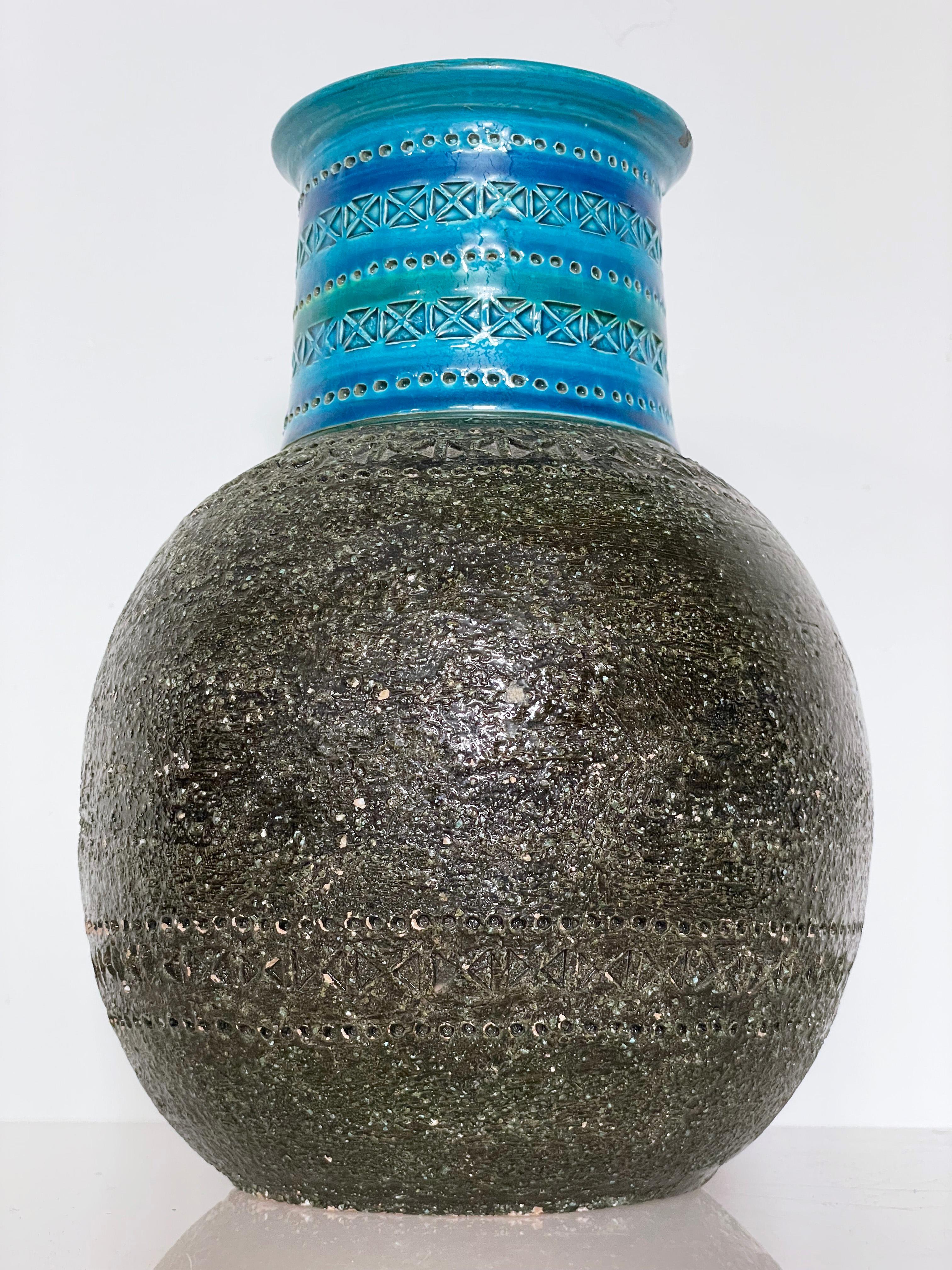Aldo Londi Rimini Blue Vase for Bitossi, Italy In Good Condition For Sale In Bern, CH
