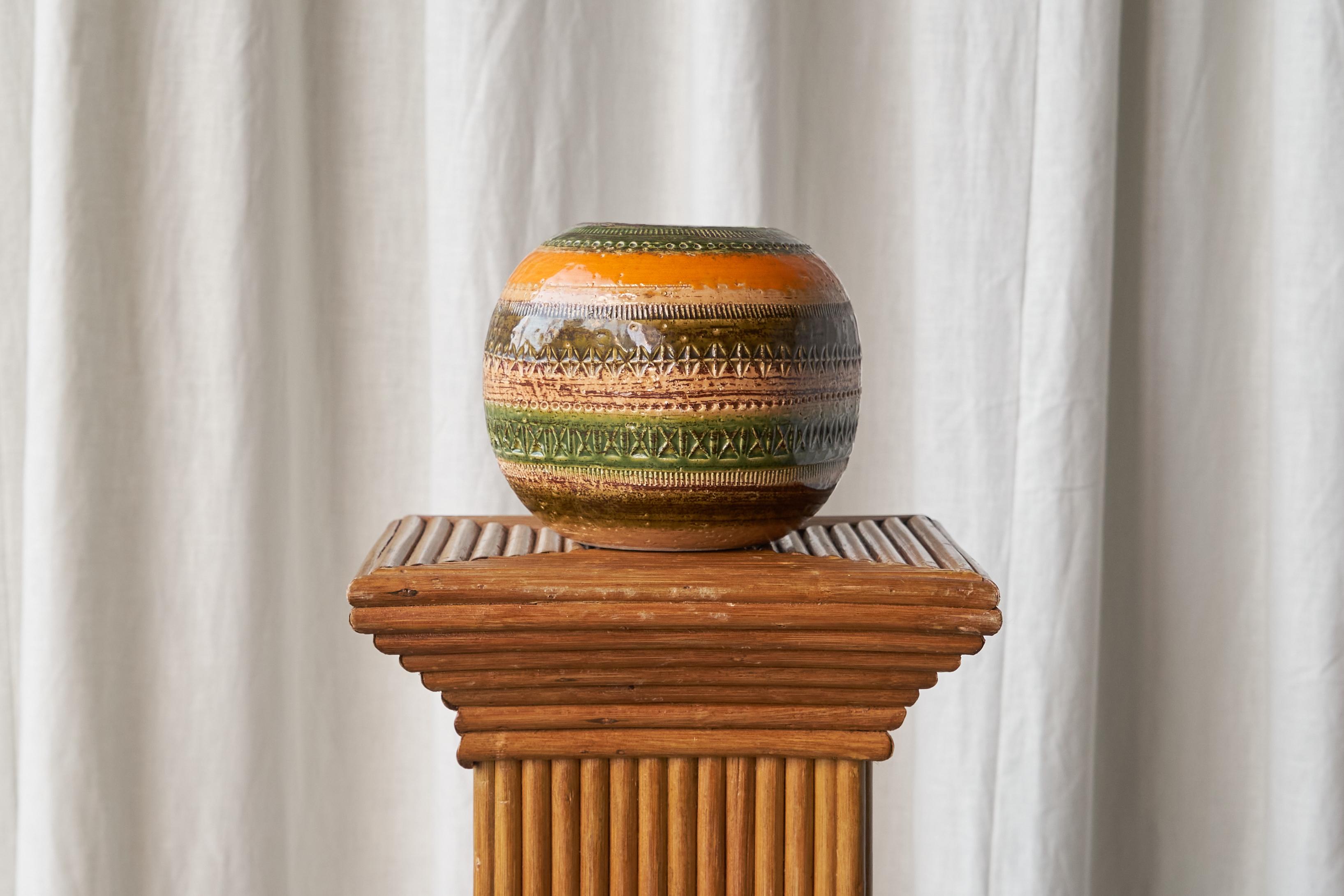Aldo Londi 'Sahara' Studio Pottery Vase für Ceramiche Paoli, Italien, 1960er Jahre.

Dies ist eine schöne Mitte des Jahrhunderts italienischen Studio Keramik Vase von dem berühmten Designer Aldo Londi für Ceramiche Paoli in Montelupo Fiorentino