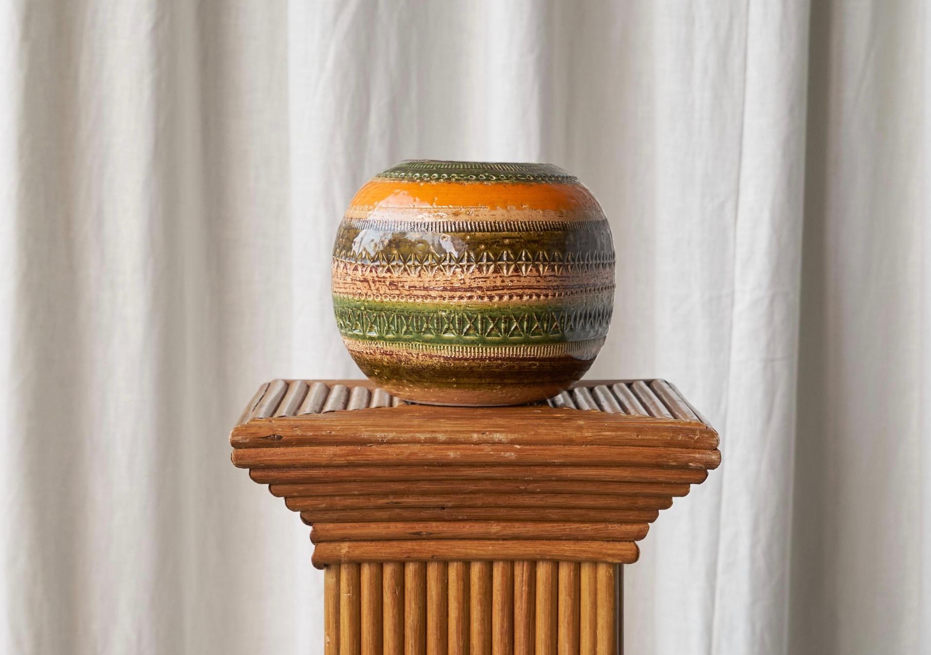 Vase en poterie Aldo Londi 'Sahara' Studio pour Ceramiche Paoli, Italie, années 1960.

Il s'agit d'un magnifique vase en poterie d'atelier italienne du milieu du siècle dernier, réalisé par le célèbre designer Aldo Londi pour Ceramiche Paoli à