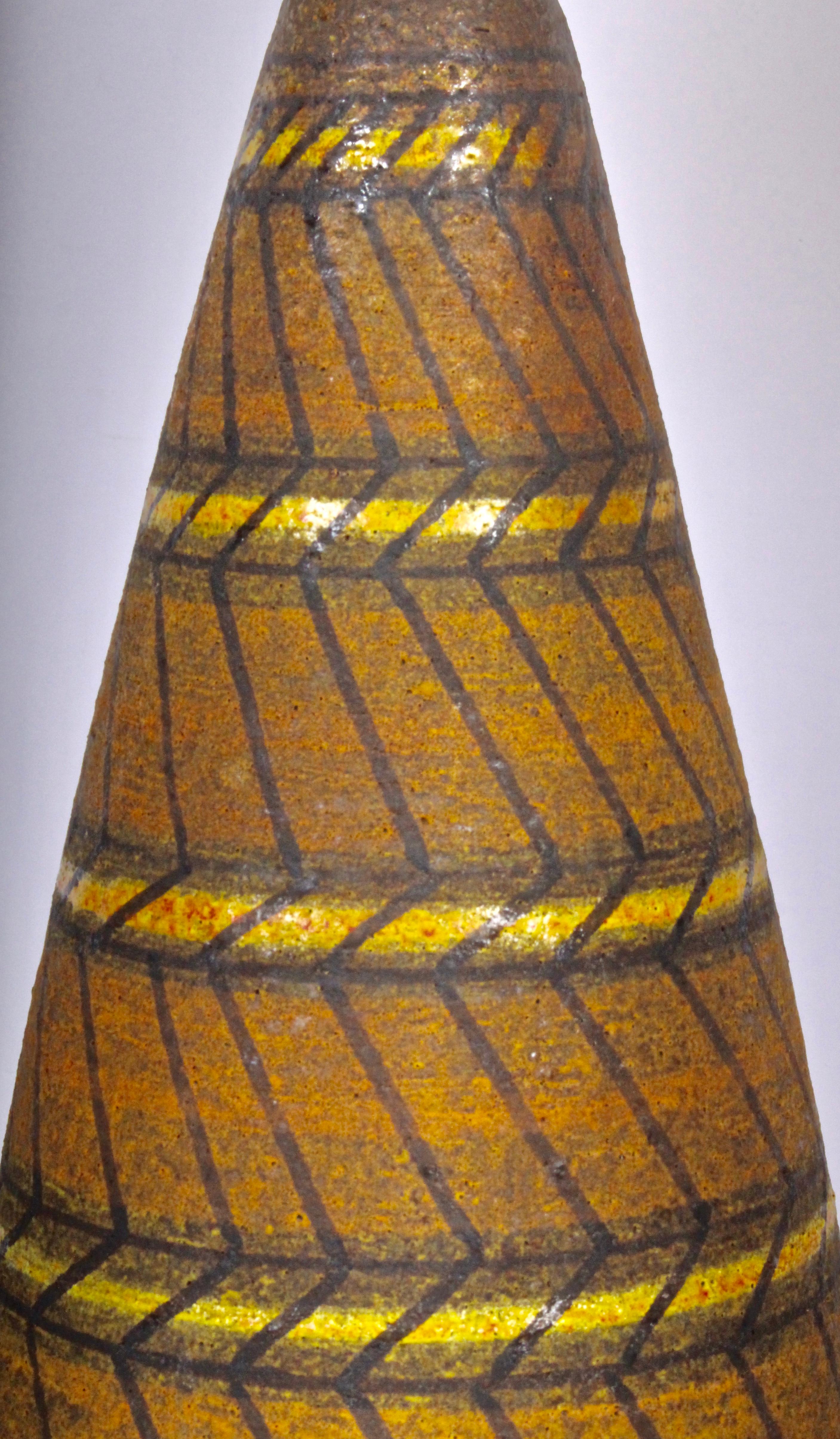 Glazed Aldo Londi Geometric Cocoa Art Pottery Table Lamp Hand Painted in Yellow, 1950s For Sale