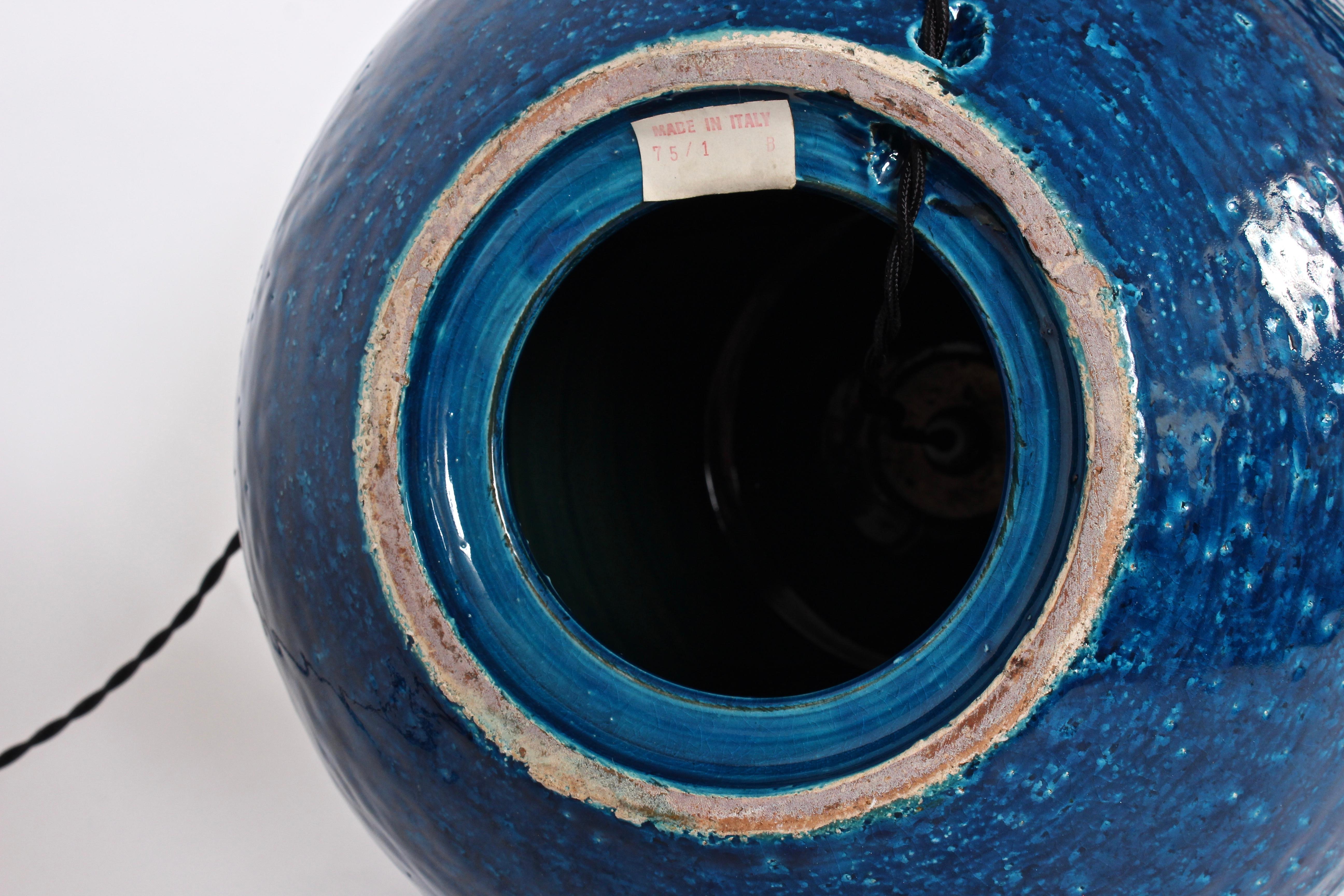 20ième siècle Lampe de bureau en poterie bleue persane « Ball » d'Aldo Londo pour Bitossi, vers les années 1950 en vente