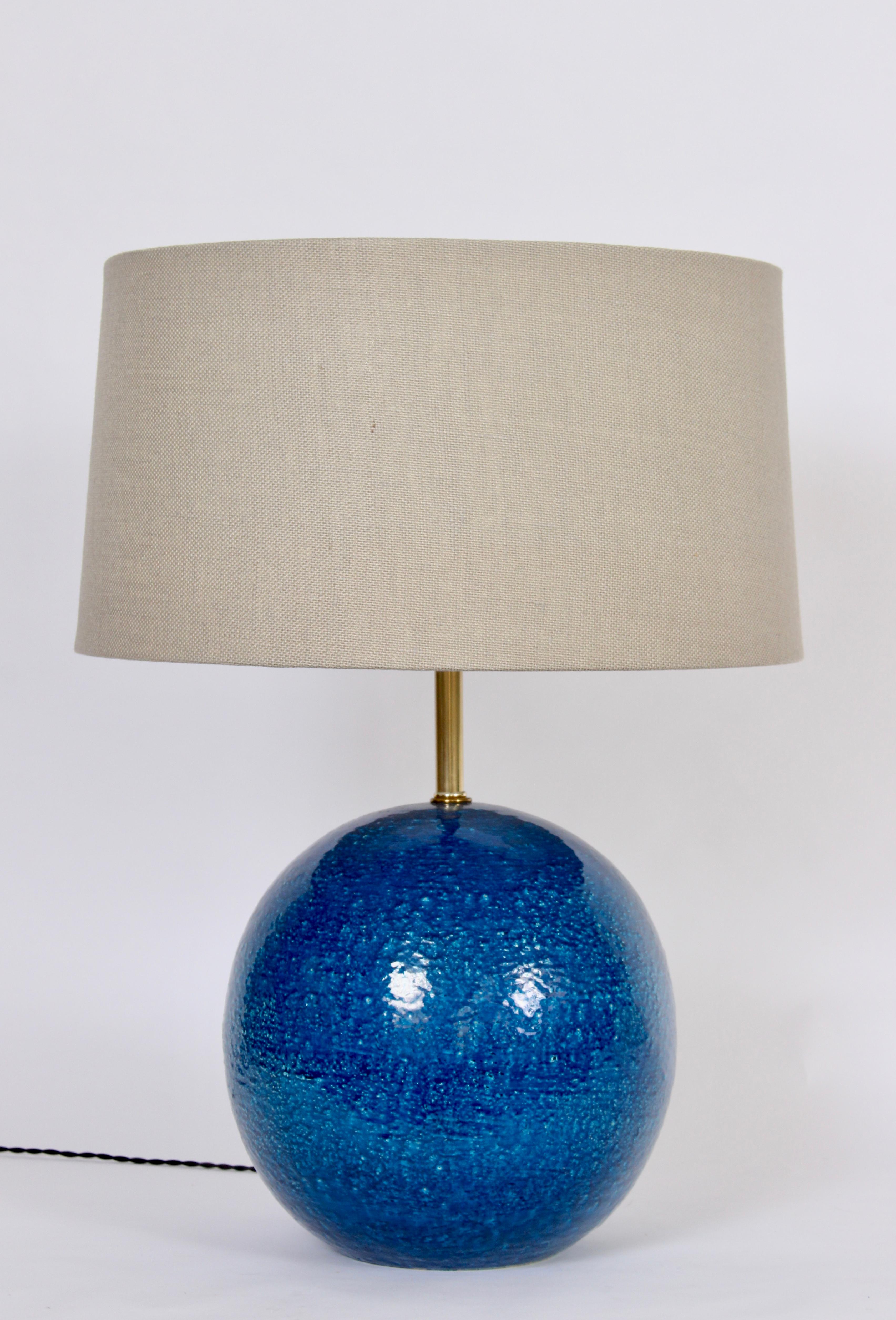 Lampe de bureau en poterie bleue persane « Ball » d'Aldo Londo pour Bitossi, vers les années 1950 en vente 1