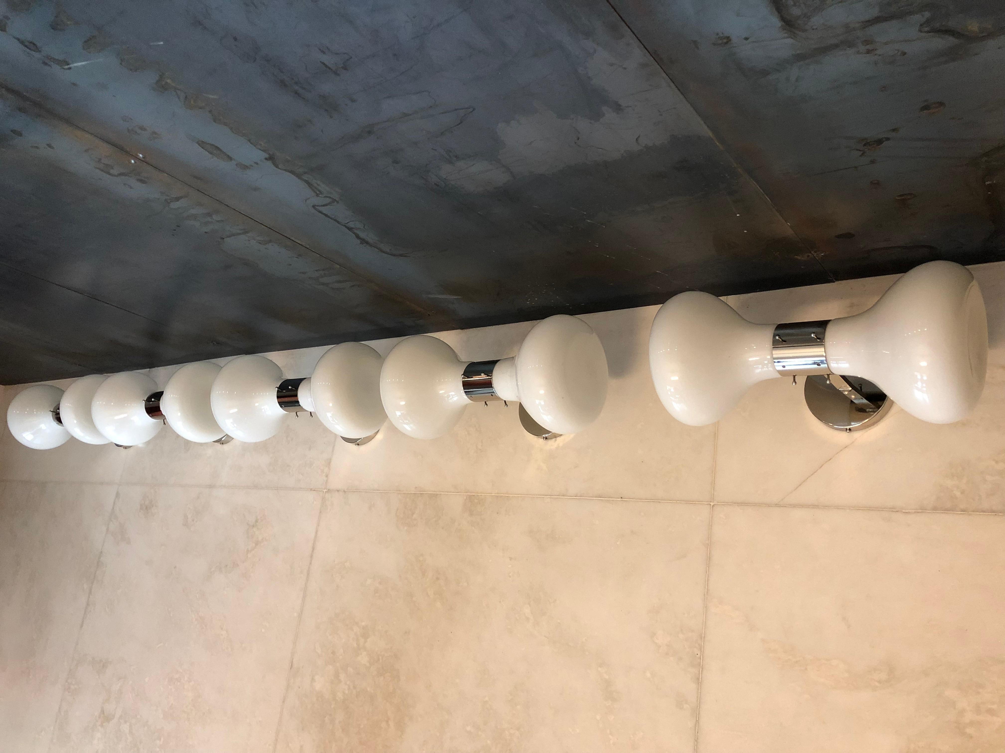Aldo Nason for Mazzega Large Italian white Modern Sconces, 1970s, Set of Five In Excellent Condition For Sale In Catania, IT
