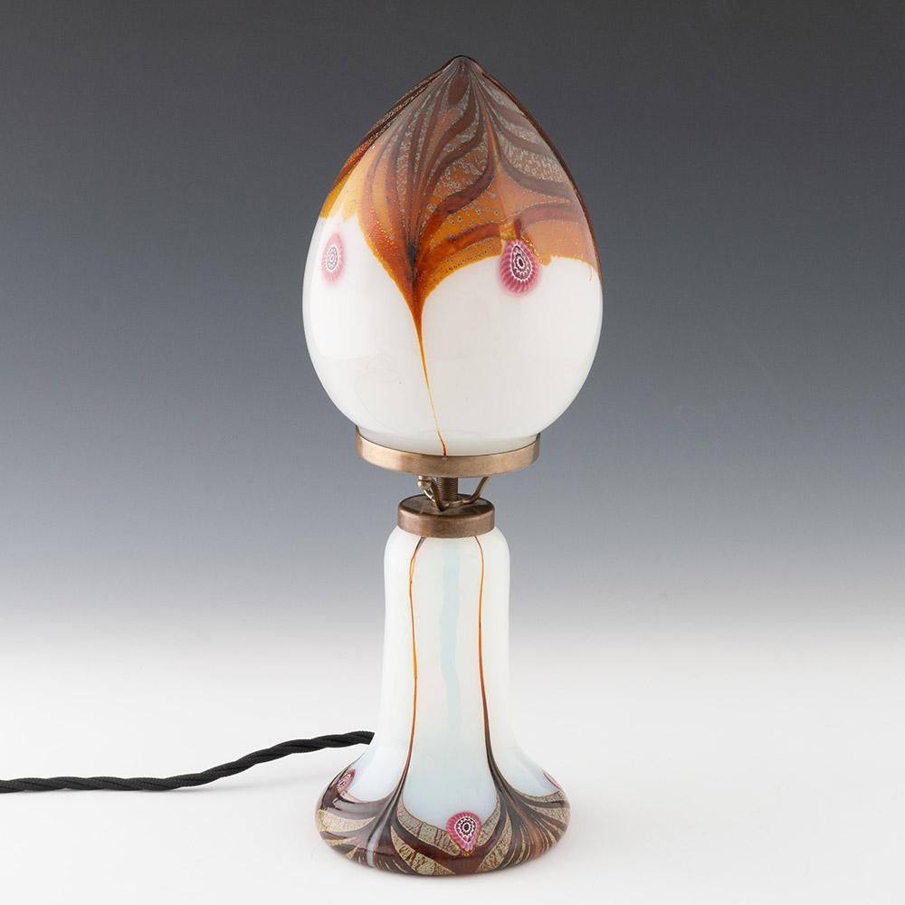 Encabezado : Aldo Nason lámpara moderna de cristal de Murano de mediados de siglo
Fecha : 1955-1970
Origen : Murano -
Características del cuenco : Tulipa en forma de cebolla con cuatro paneles separados por trazos de color con aventurina, cada uno