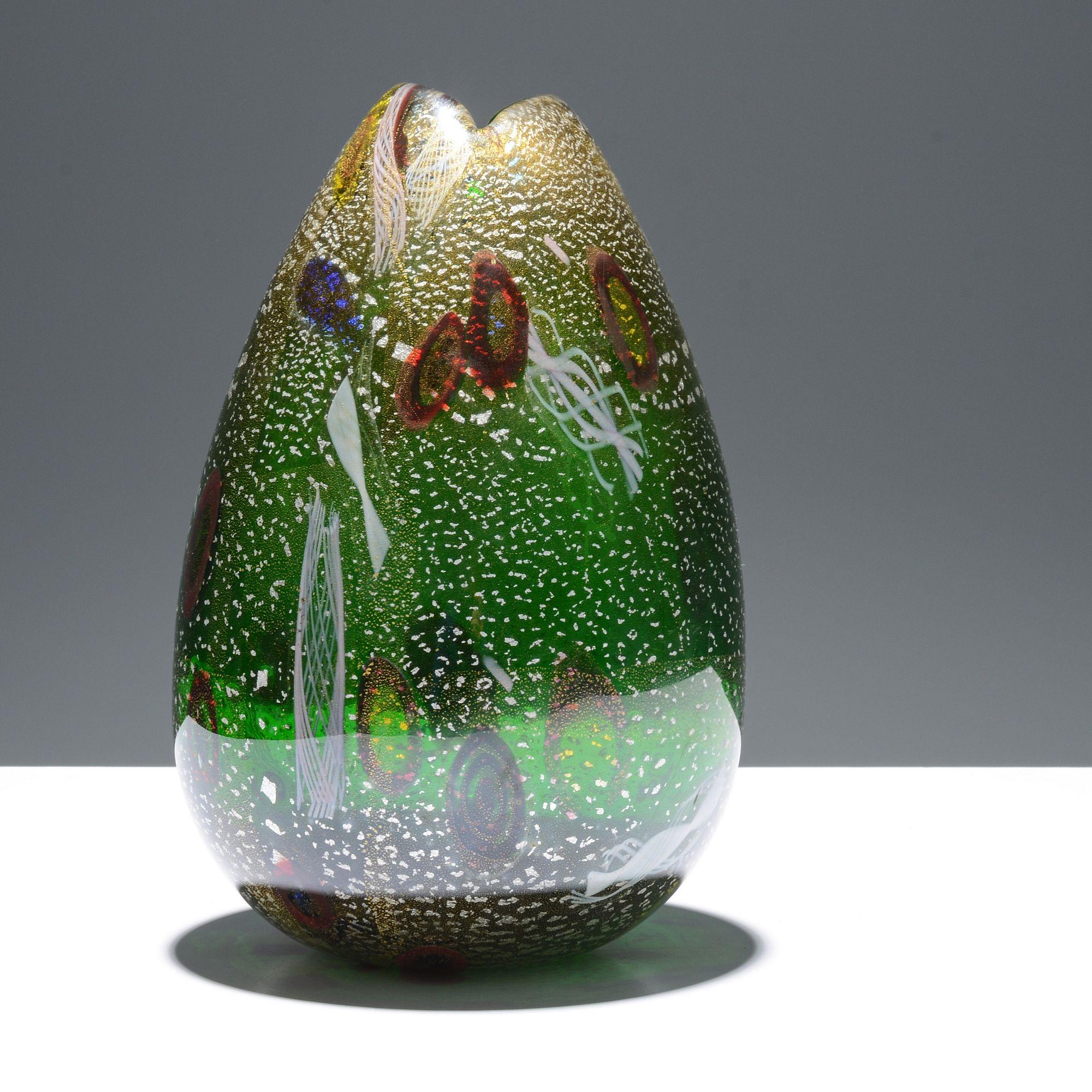 Artista/Designer; Produttore: Aldo Nason (italiano, nato nel 1920); Arte Vetraria Muranese (A.V.E. M.) (Italia)
Marcatura(e); note: nessuna marcatura apparente, circa 1960
Materiali: vetro
Dimensioni (H, L, P): 10 