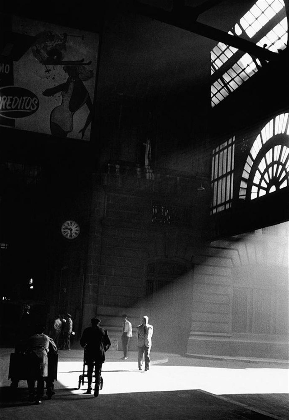 Aldo Sessa Black and White Photograph – Estacion