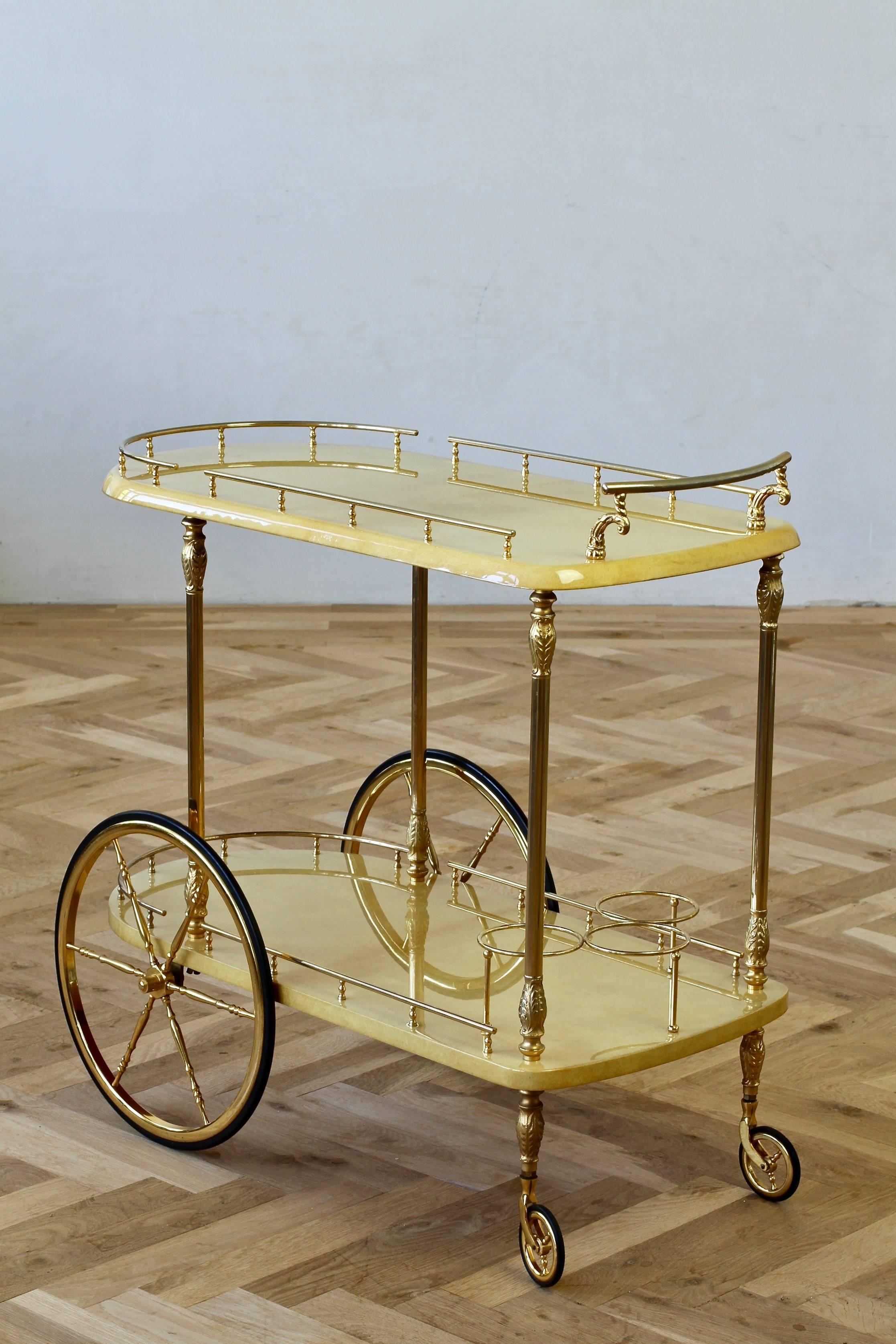 Aldo Tura Attributed 1950s Bar Cart, Trolley or Stand in Cream Italian Goatskin In Good Condition In Landau an der Isar, Bayern