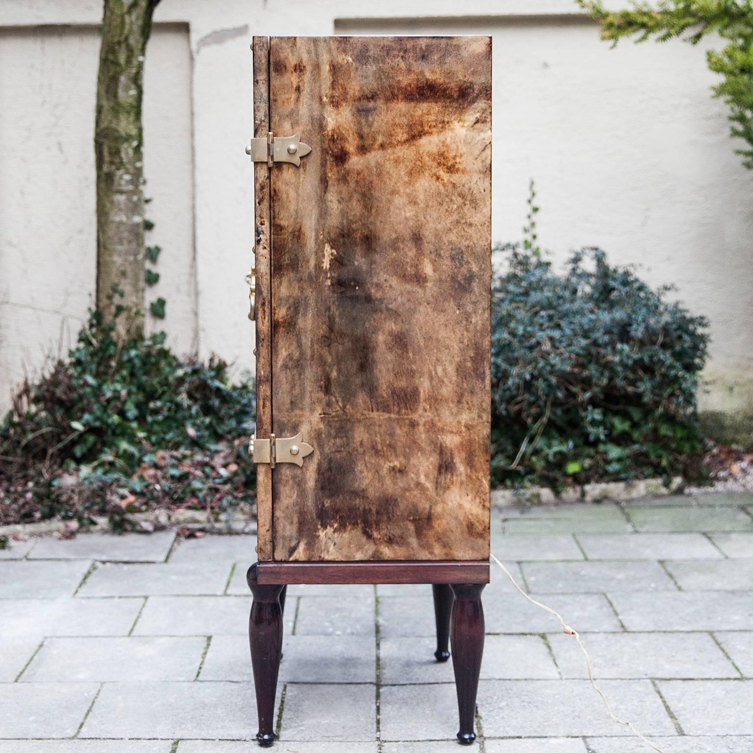 Meuble de bar Aldo Tura Peau de chèvre Brown, Italie, années 1960 Excellent état - En vente à Munich, DE