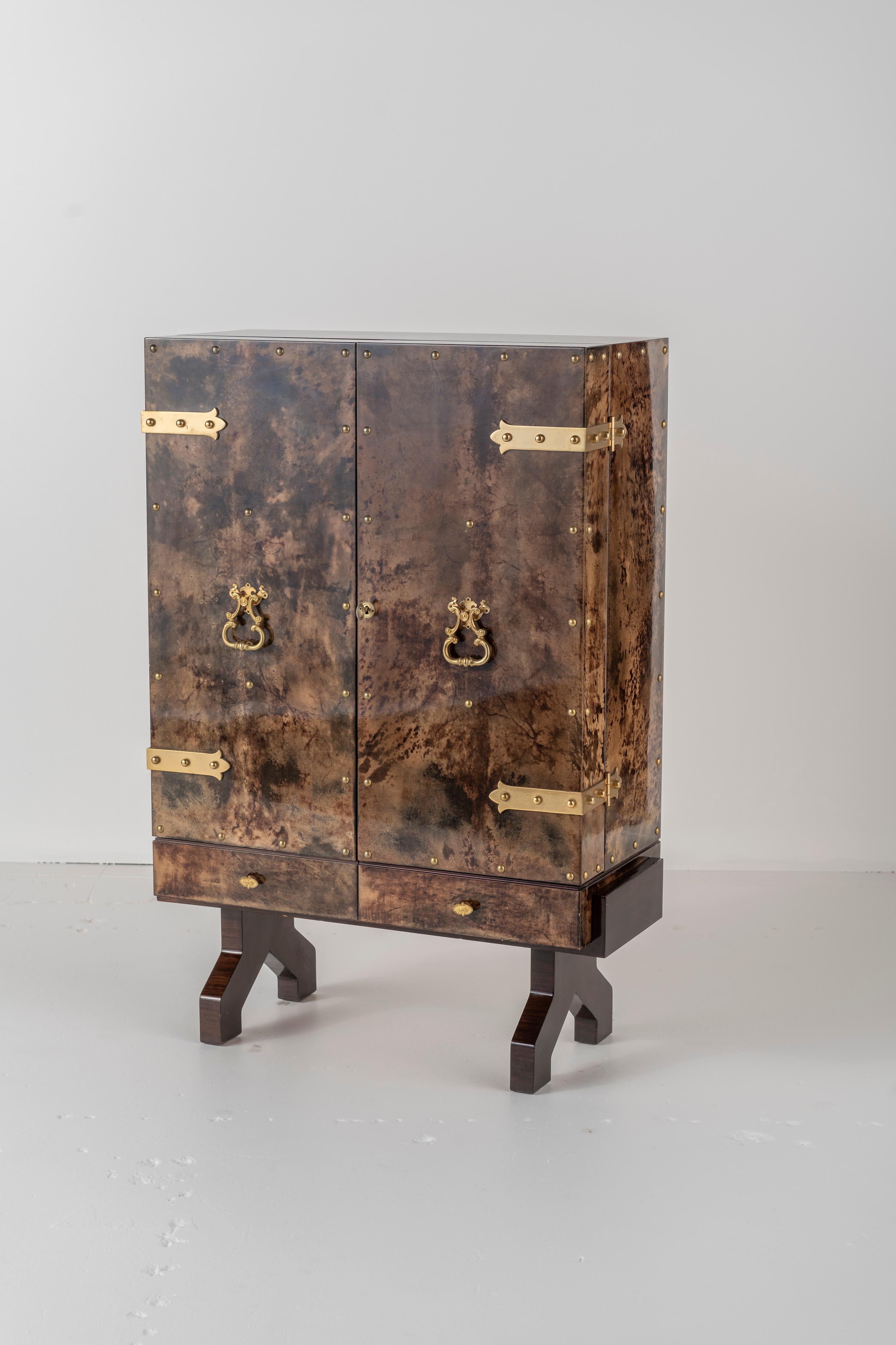 Aldo Tura Bar Cabinet in Tortoise Goatskin with Bronze Hardware For Sale 5