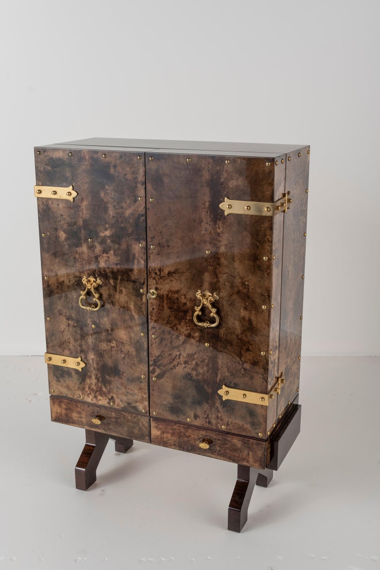 Aldo Tura Bar Cabinet in Tortoise Goatskin with Bronze Hardware For Sale 7