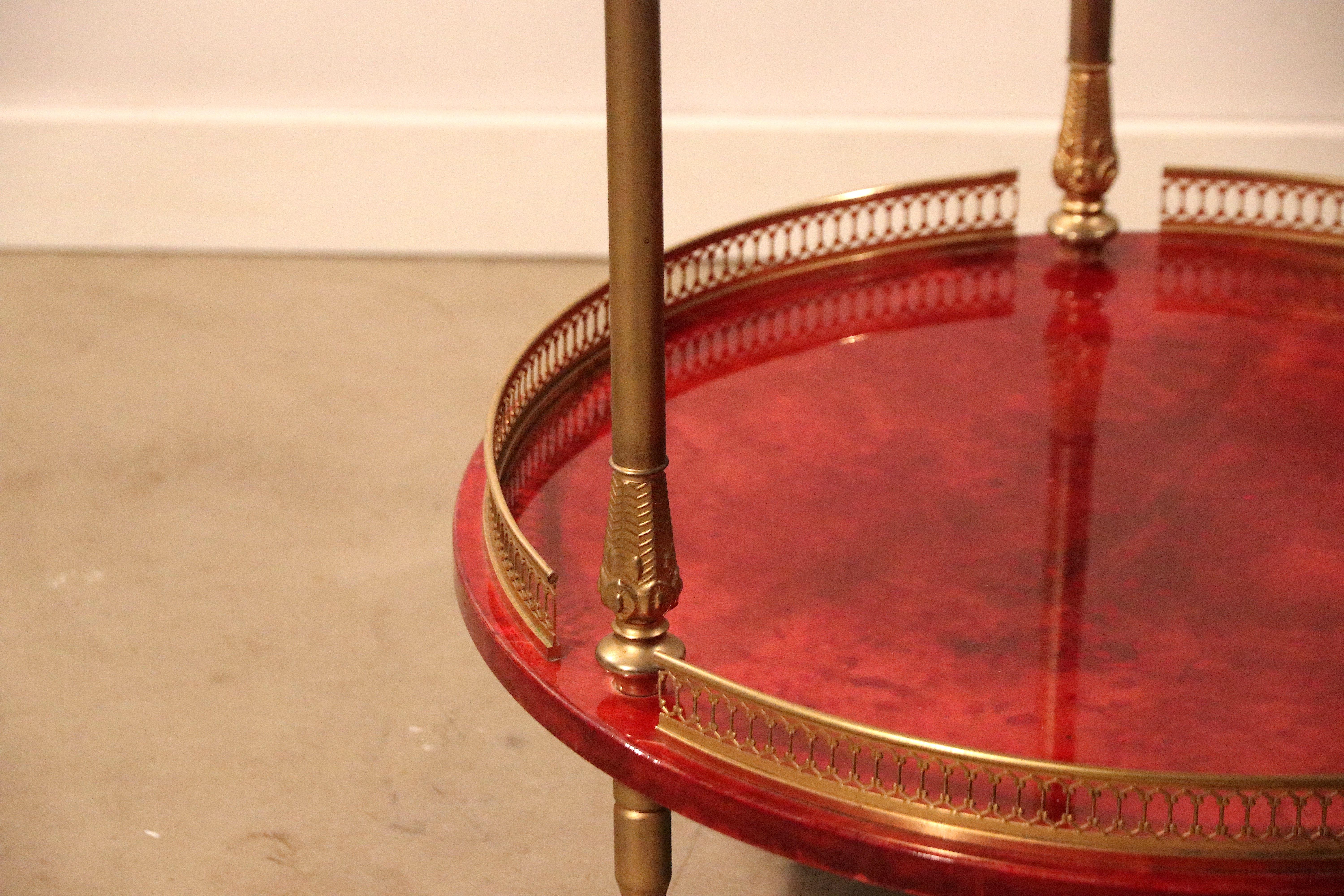 Aldo Tura Bar Cart Serving Liquor Trolley in Brass and Red Dyed Vellum Goatskin In Excellent Condition In Amsterdam, NL