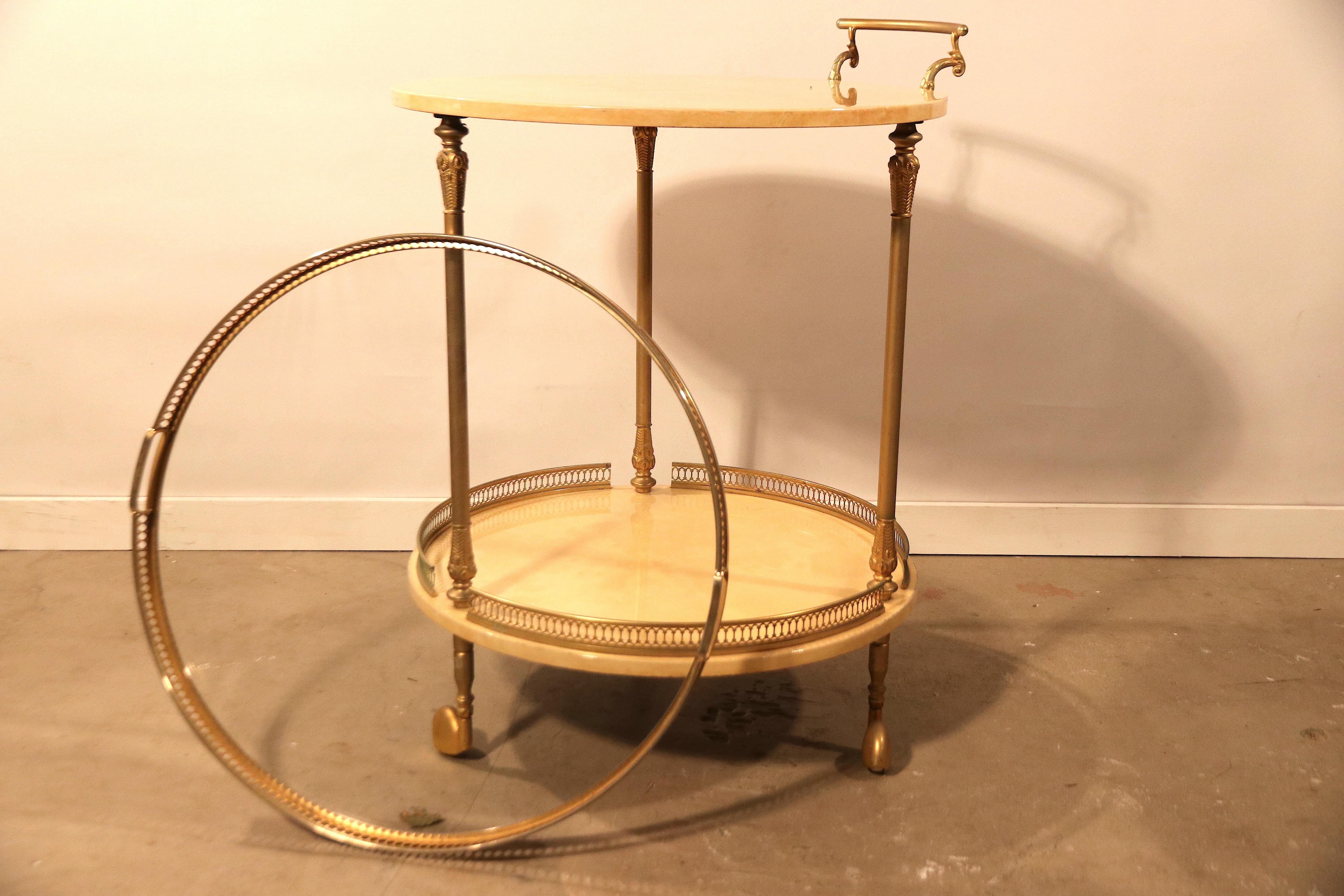 Mid-Century Modern Aldo Tura Bar Cart Serving Liquor Trolley in Brass Crème Dyed Vellum Goatskin For Sale