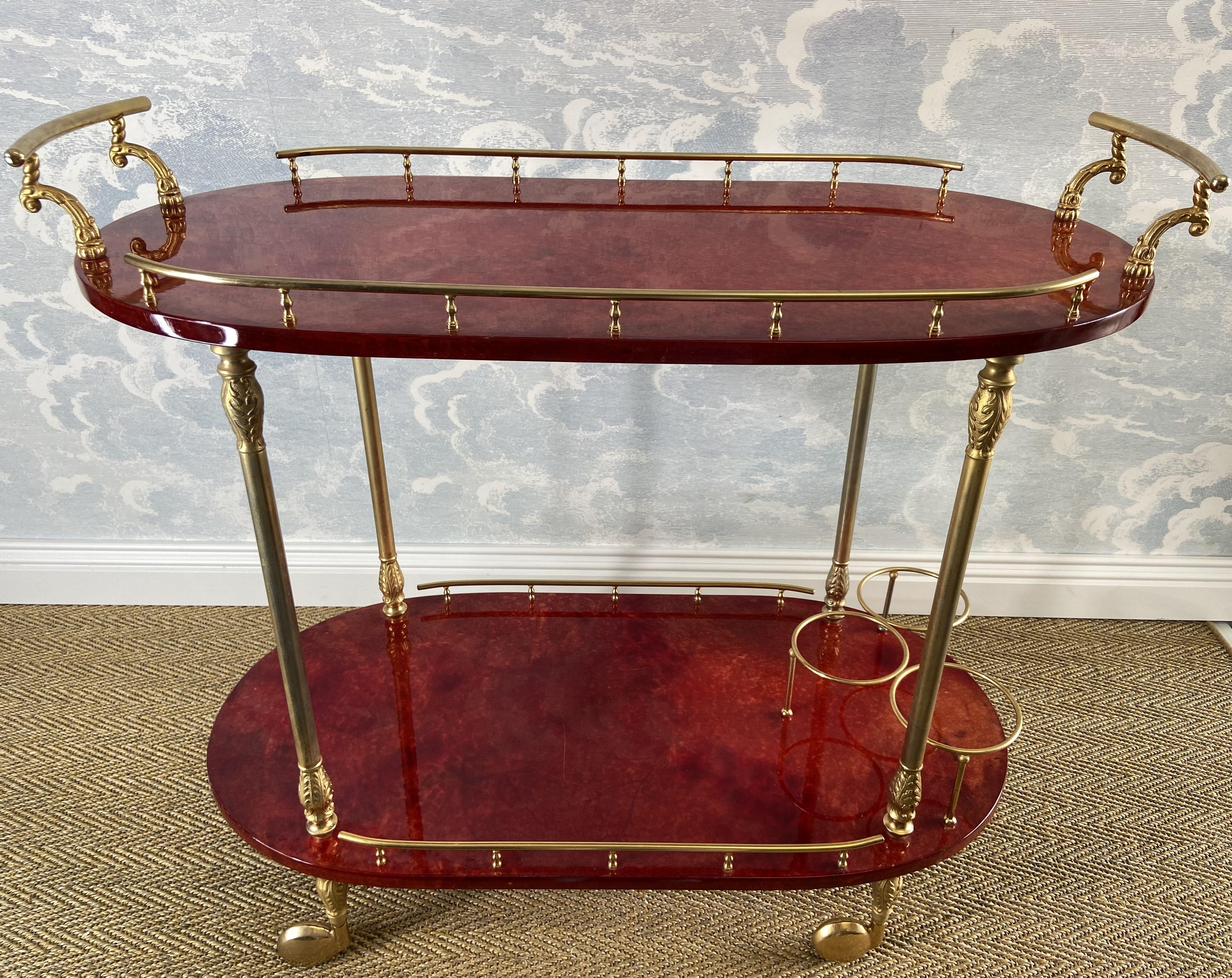Chariot de bar rouge avec détails en laiton Aldo Tura, Italie, années 1960 en vente 1