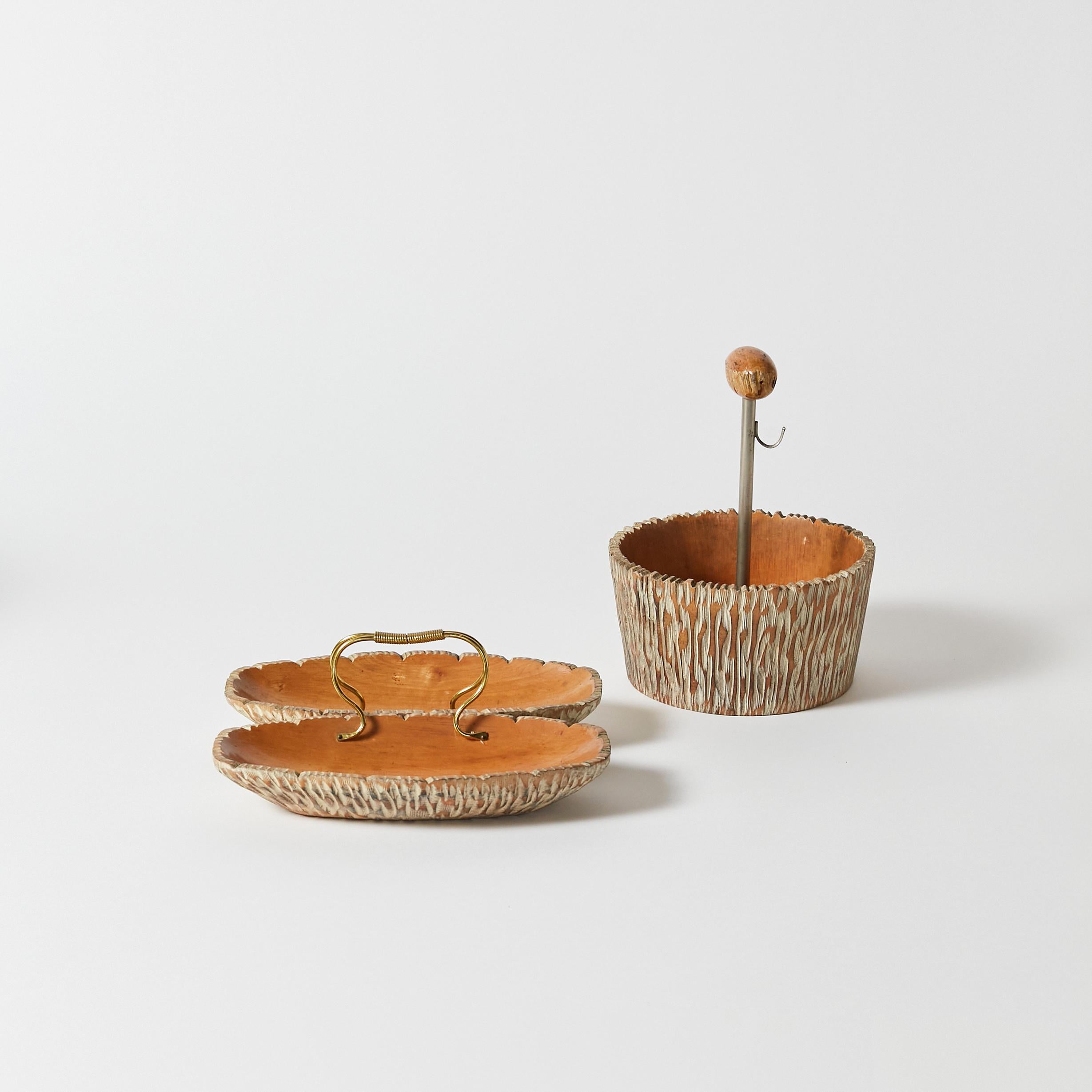 Mid-Century Modern Aldo Tura Bar Set in Carved Wood and Brass Details, Made in Italy For Sale
