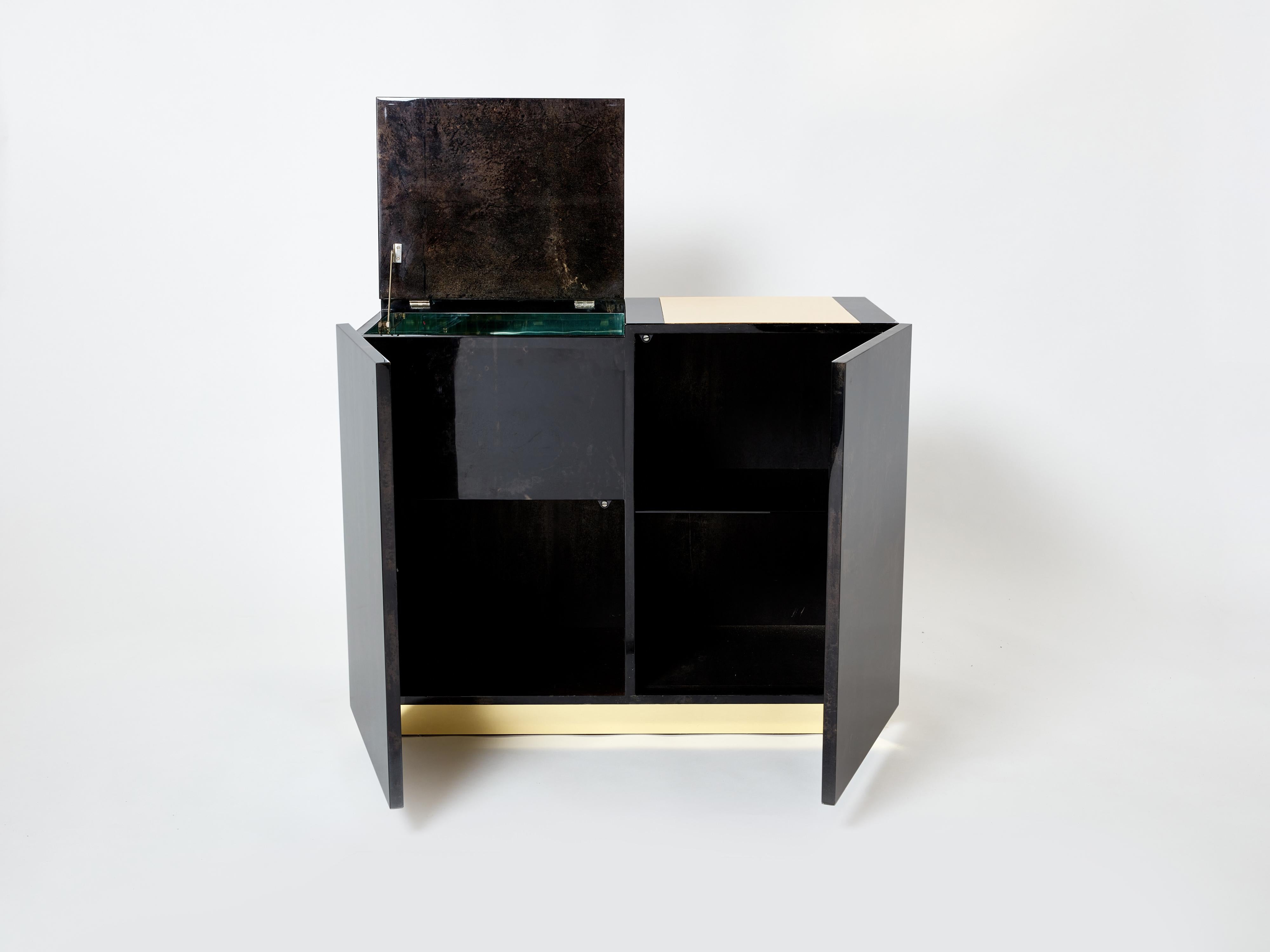 Mid-Century Modern Aldo Tura Brown Goatskin Parchment Brass Cabinet Bar, 1960s
