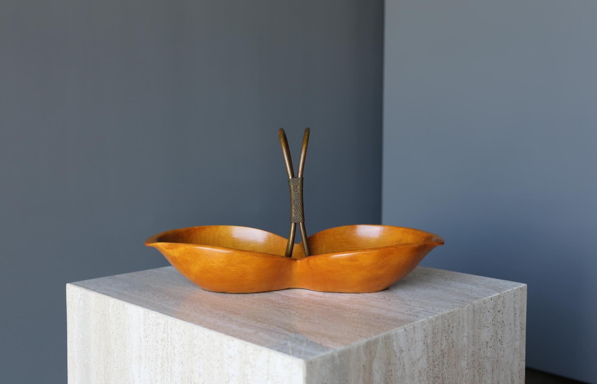 Aldo Tura Carved Walnut Wood & Brass Bowl for Macabo, Italy, c.1970 For Sale 6