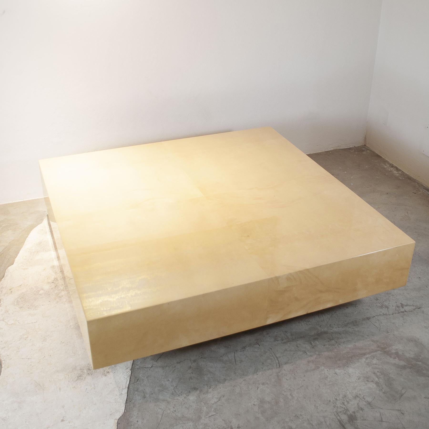 Mid-Century Modern Aldo Tura coffee table 70's. For Sale