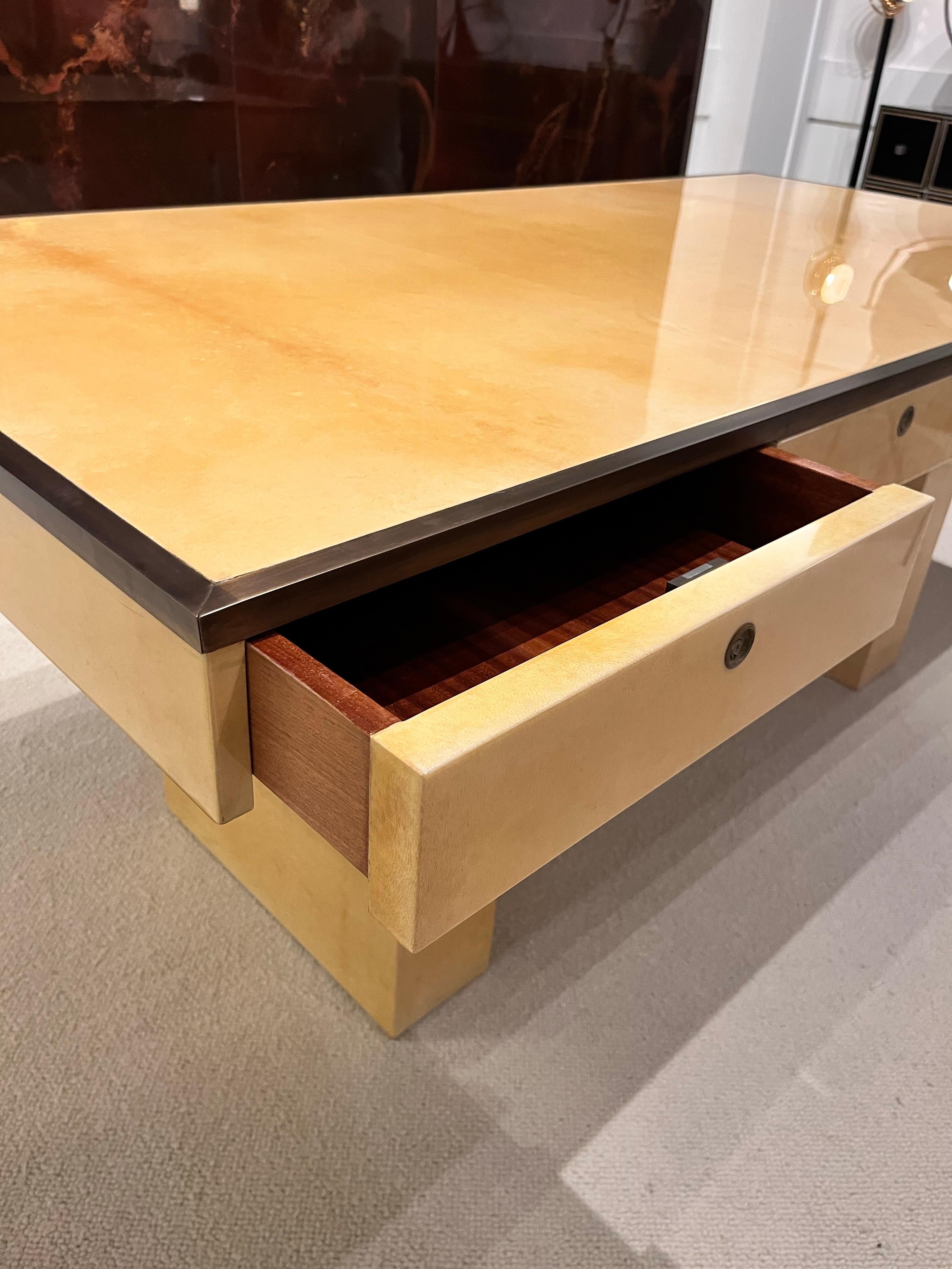 Aldo Tura Desk Goatskin Desk , Italy 1çèà For Sale 4