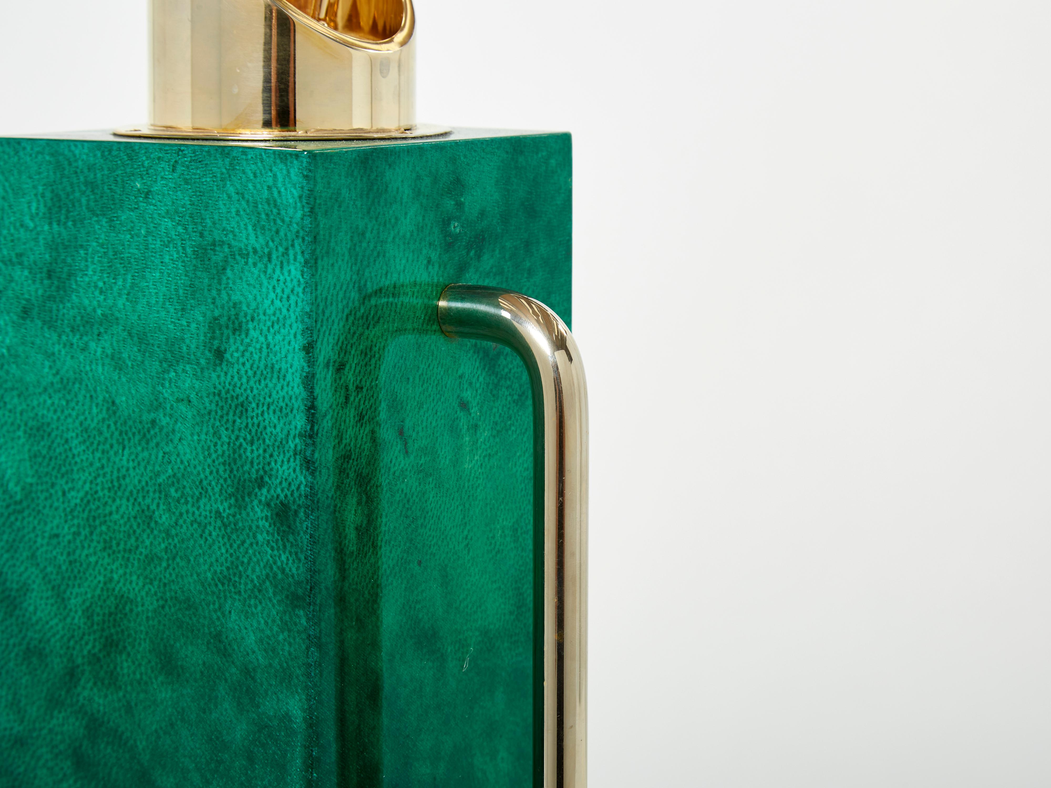Aldo Tura Emerald Green Goatskin Brass Thermos Carafe 1960 In Good Condition For Sale In Paris, IDF