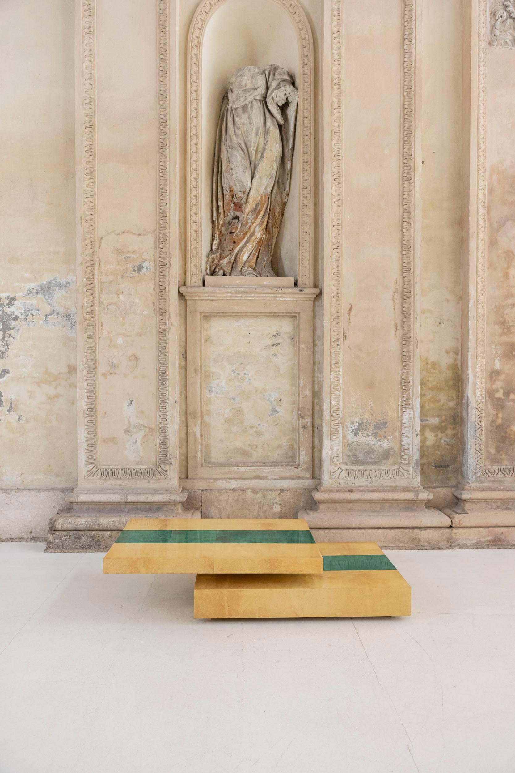 Table à rallonge Aldo Tura en bois laqué et parchemin, Italie 1960 en vente 1